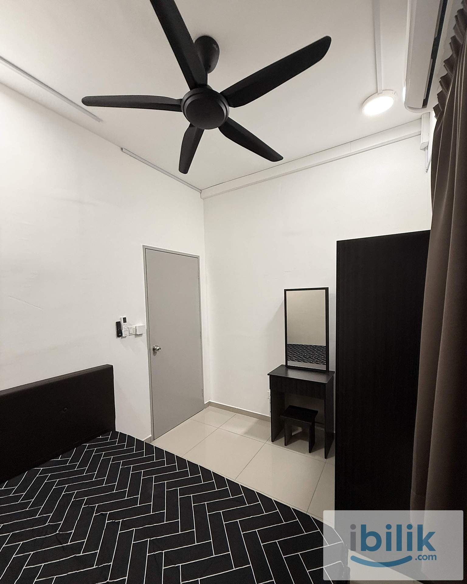 0.5 MIN WALK TO LRT SALAK SELATAN🚇READY TO MOVE IN❗Middle Room, at Nikka City Sentral, BANDAR SRI PERMAISURI - Image 1
