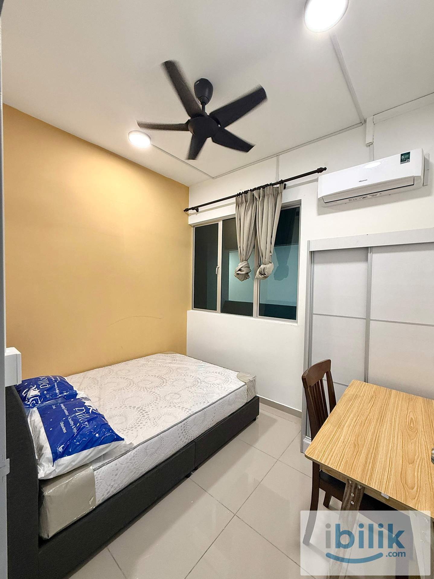0.5 MIN WALK TO LRT SALAK SELATAN🚇READY TO MOVE IN✨Middle Room at Nikka City Sentral Residence, Bandar Sri Permaisuri - Image 1