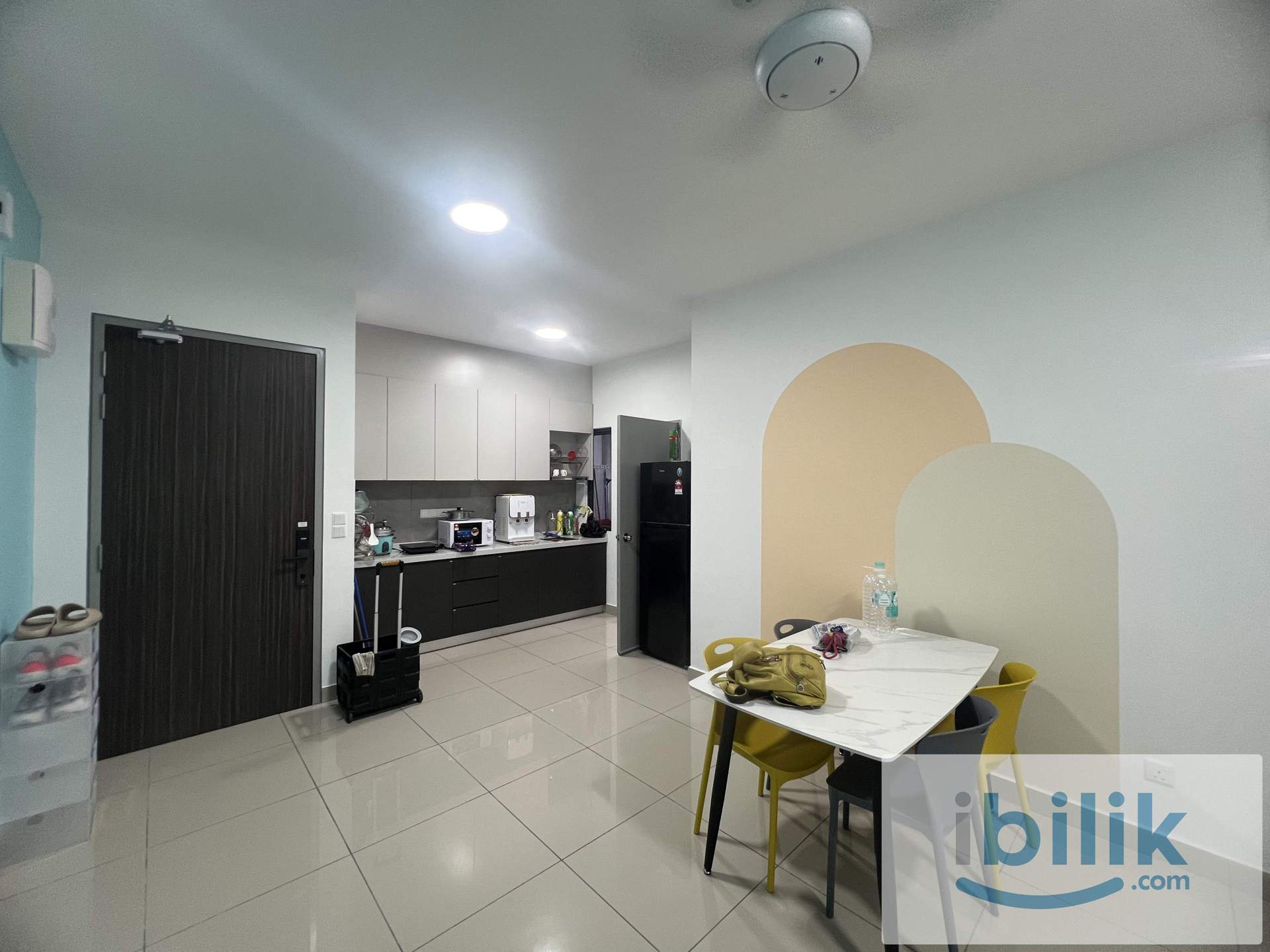 small room - Image 2