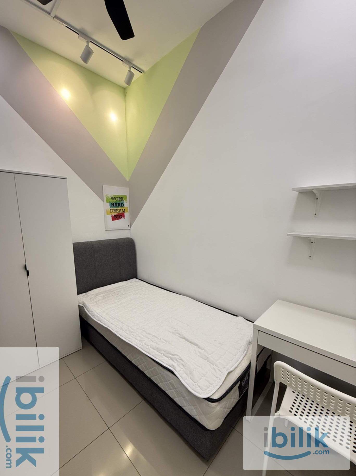 small room - Image 1
