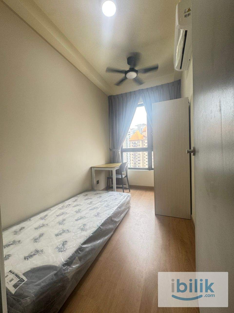 small room - Image 1