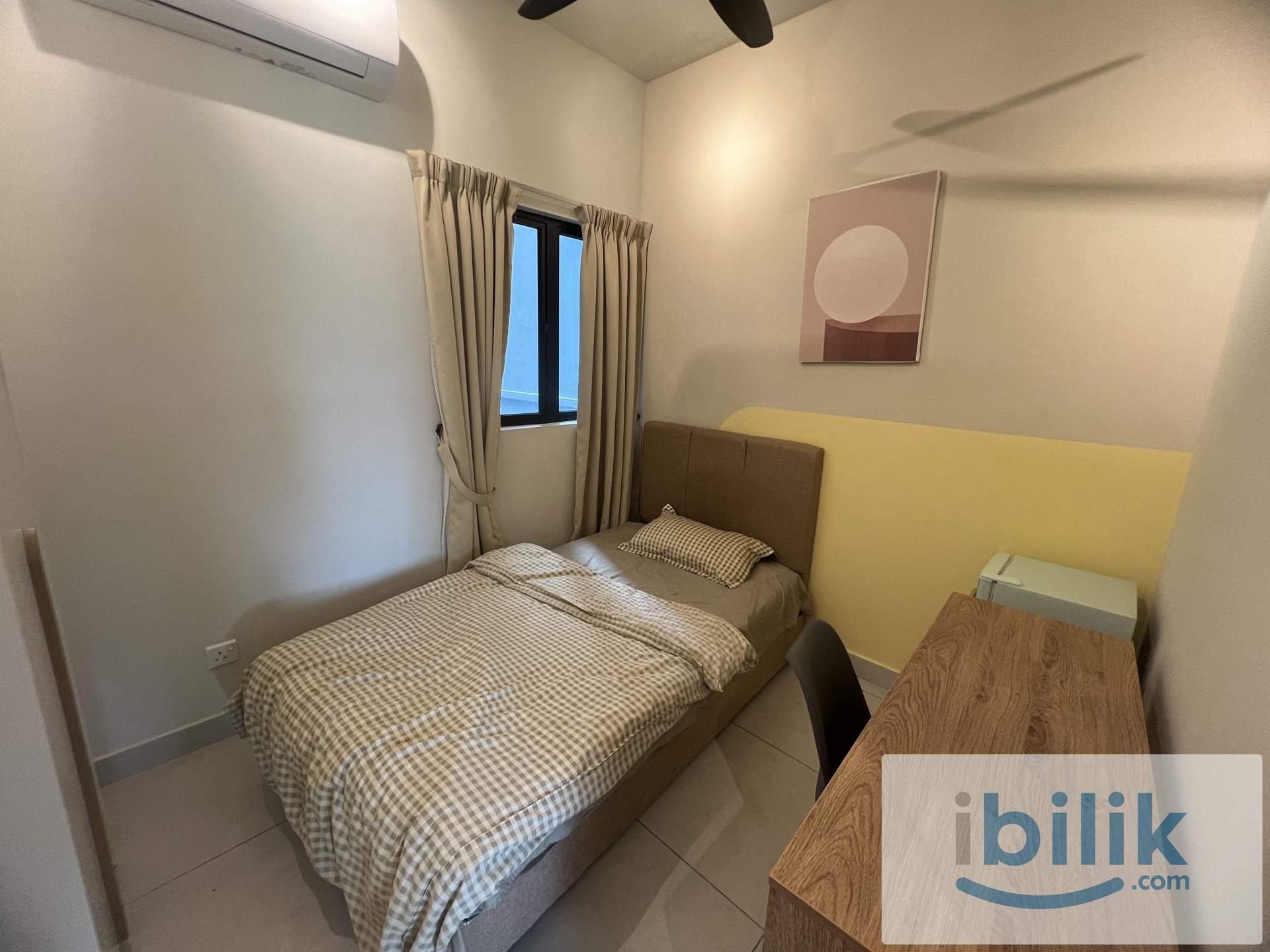 small room - Image 1