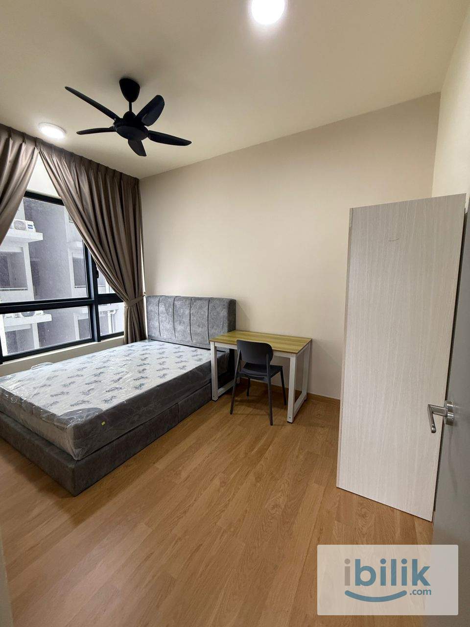 medium room - Image 1
