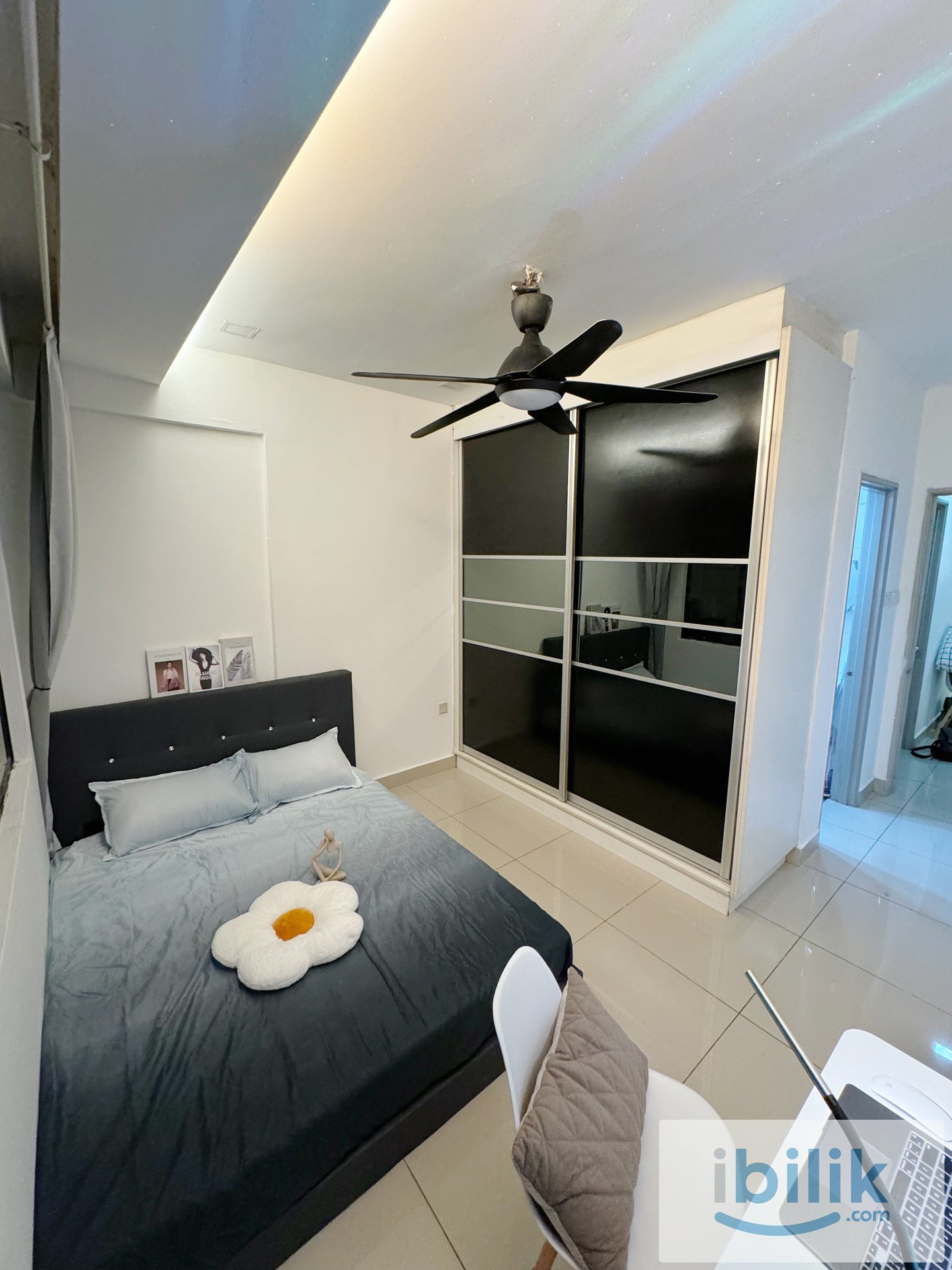 [3mins walk MRT] Master Female Room Free Utilities Free WIfi Free Cleaning Damansara Damai - Image 1