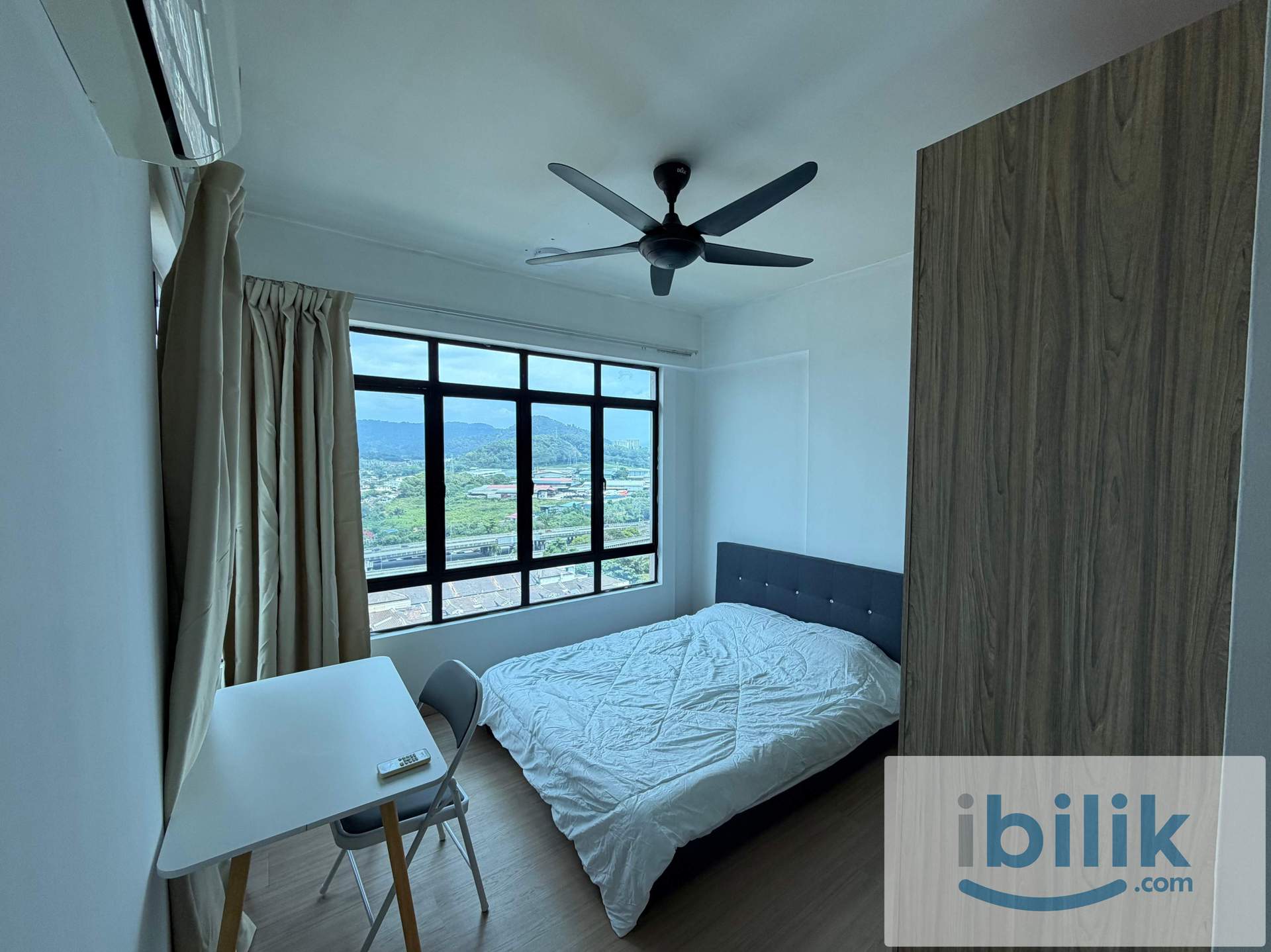 MRT Female Masterbedroom 3min walking distance nr Desa Park One Utama Ativo Plaza - Image 1