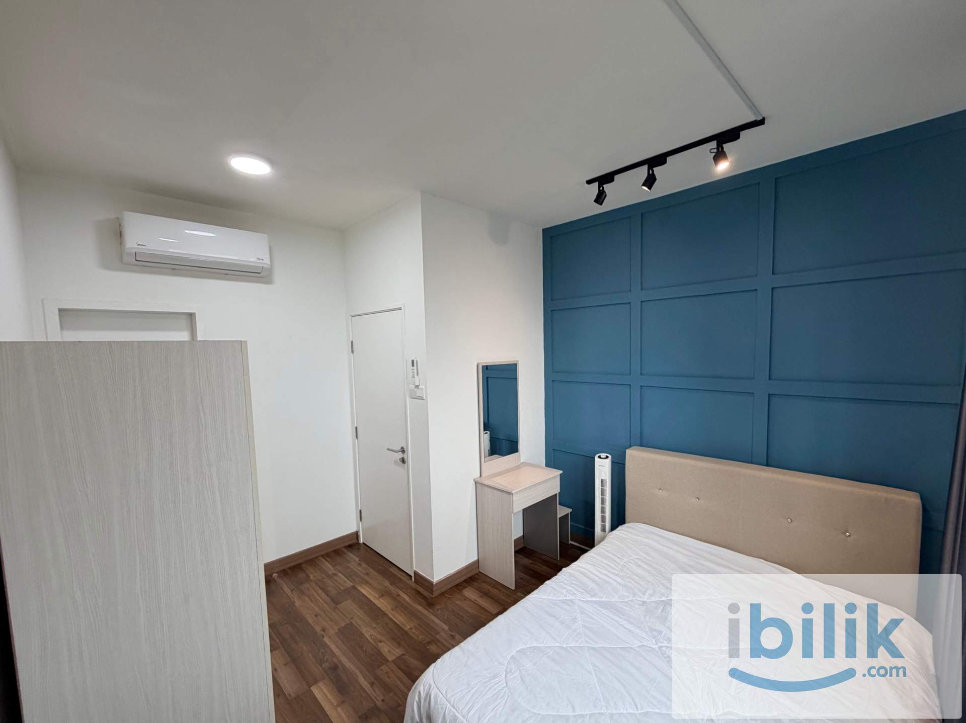 Private Bathroom is better than shared bathroom Sentul Female Masterbedroom Free Utilities Free Cleaning - Image 1