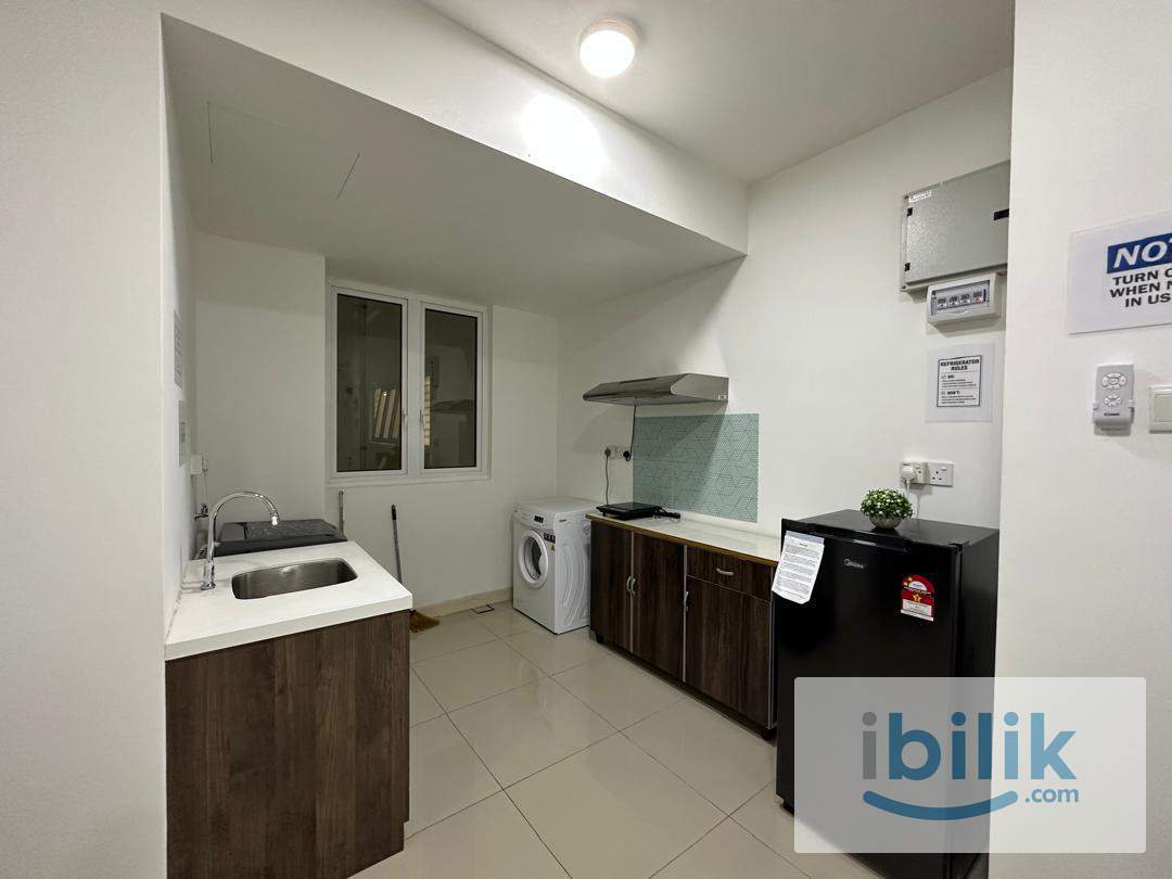 Cozy Female Masterbedroom with Private Bathroom @ Sentul Point Suites MRT LRT Sentul Free Cleaning Free Utilities - Image 4