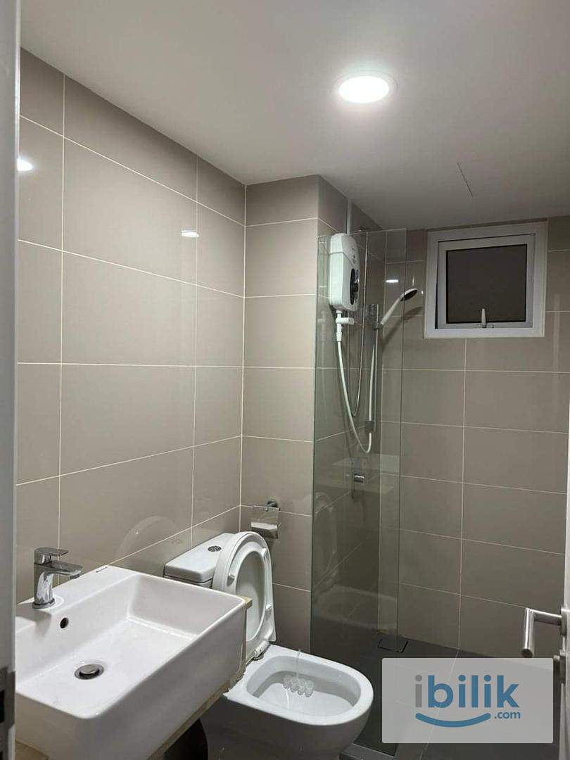 Unit Perempuan Masterbedroom Sentul Point Suites Fully Furnished Free Utilities 5mins walking to Public Transport - Image 4