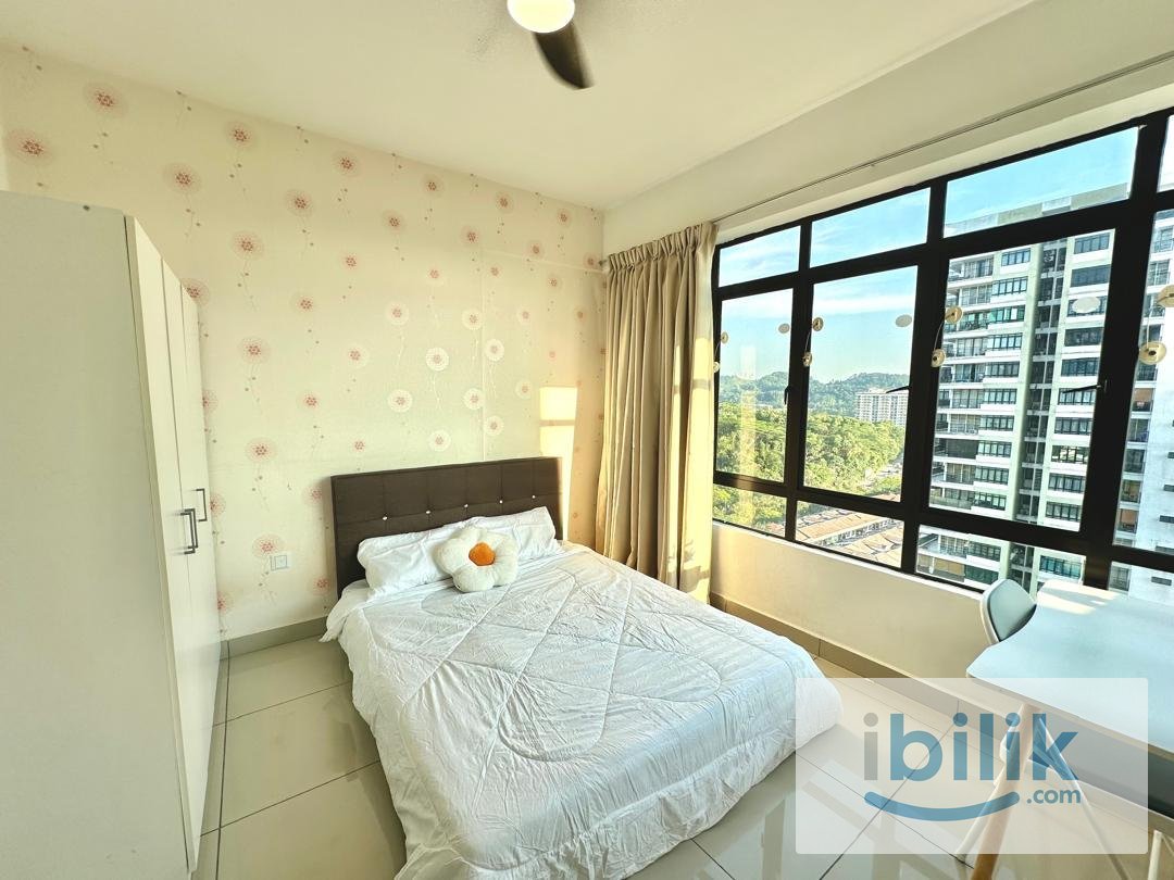 Beautifully Furnished Female Master Room 3mins walking Damansara Damai MRT One Damansara Condo Bandar Utama Ativo Plaza  - Image 1