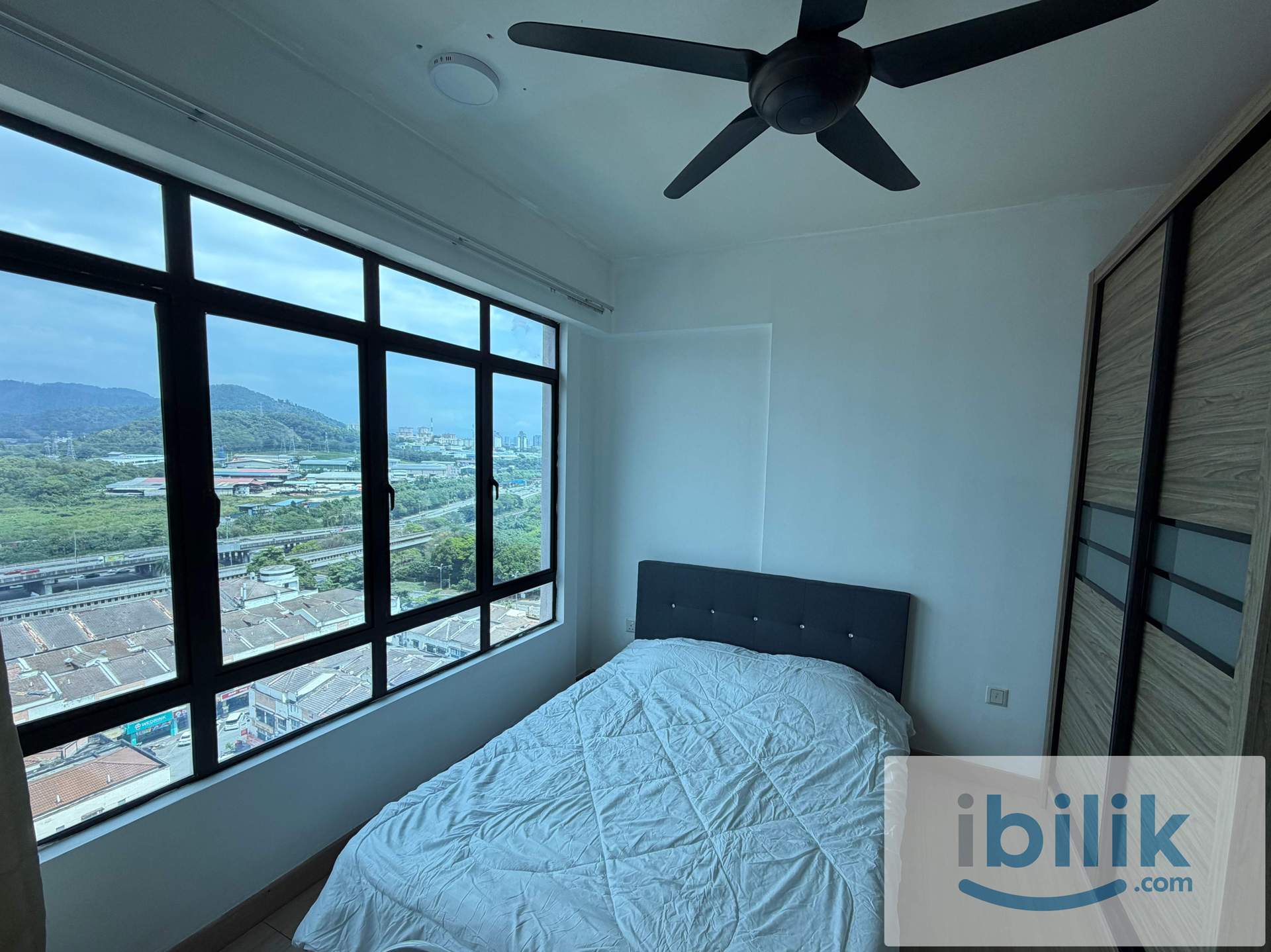 [3mins walk MRT] Female Master Room with Private Toilet One Damansara Condo TTDI Ativo Plaza Free Utilities Free Wifi - Image 1