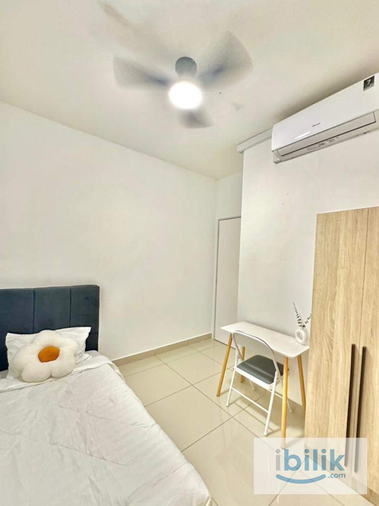 Female [3mins walk MRT] Single Bedroom Newly Reno Last Unit Free Utilities Ativo Plaza Kwasa Damansara Mont Kiara  - Image 1