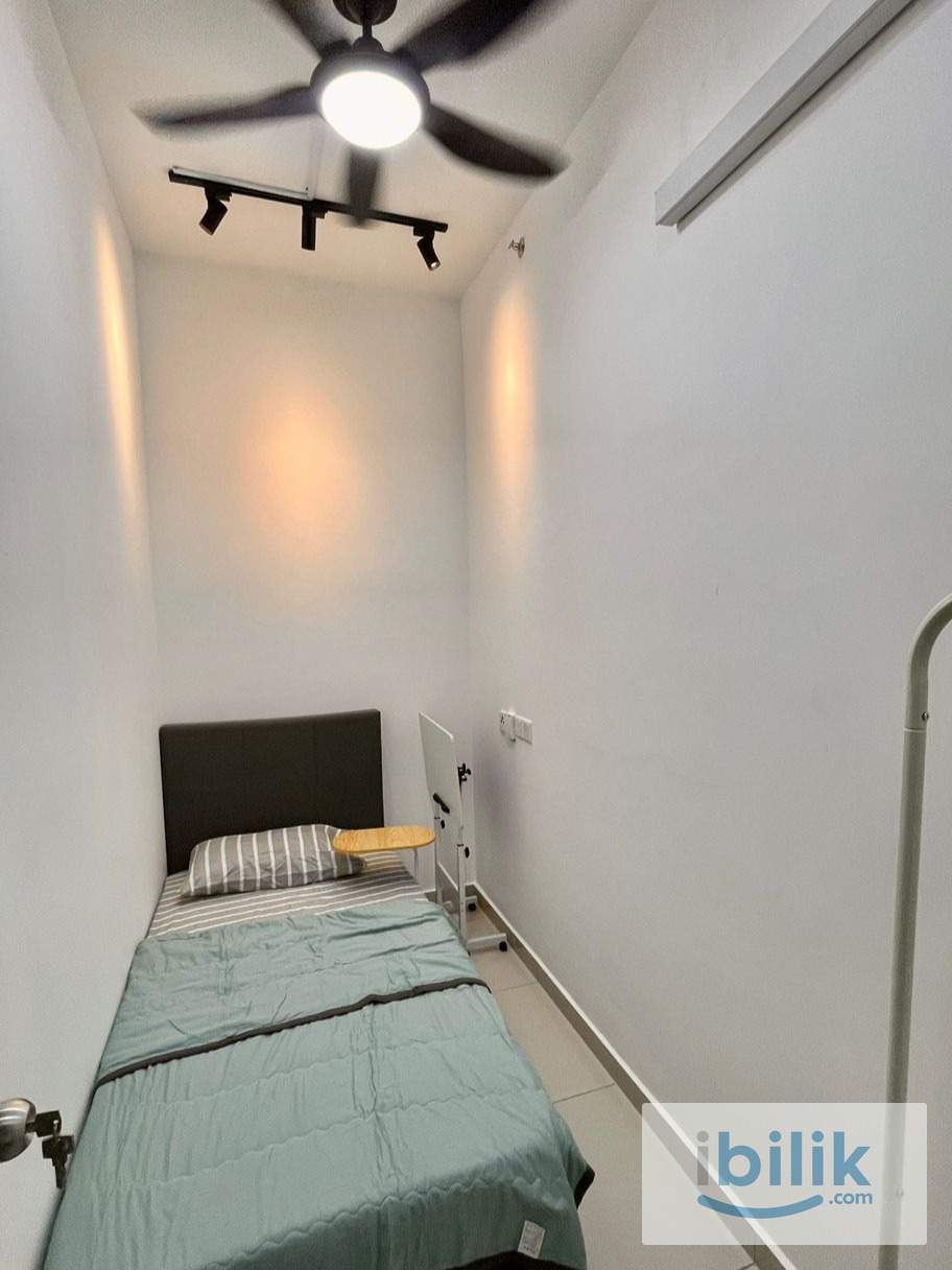 BeCentral2 @ i-City Mall t @ Male Unit @ Condo for Rent @ Smart Lock - Image 1