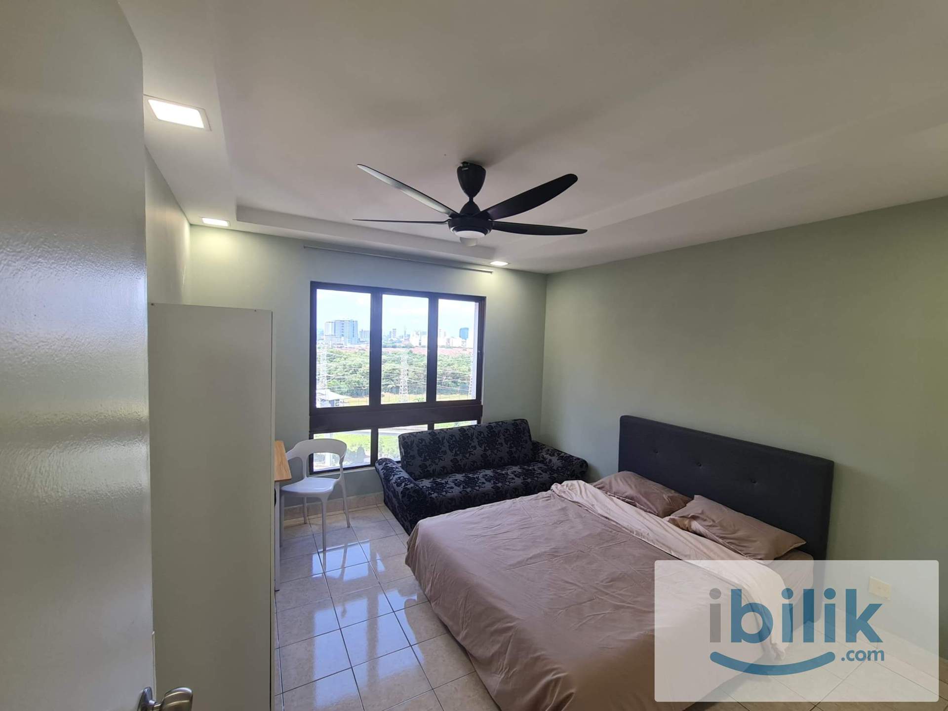 🚺 RM550 | Female Room @ Kota Damansara | Walk to MRT | Fully Furnished - Image 7