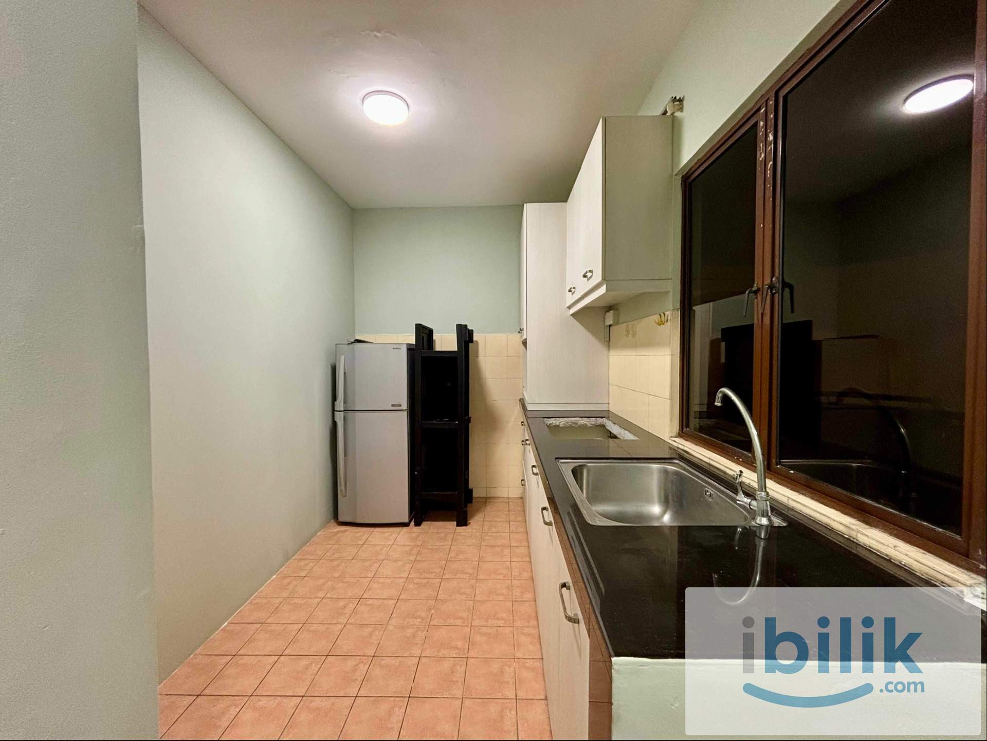 🚺 RM550 | Female Room @ Kota Damansara | Walk to Surian MRT | Fully Furnished - Image 5