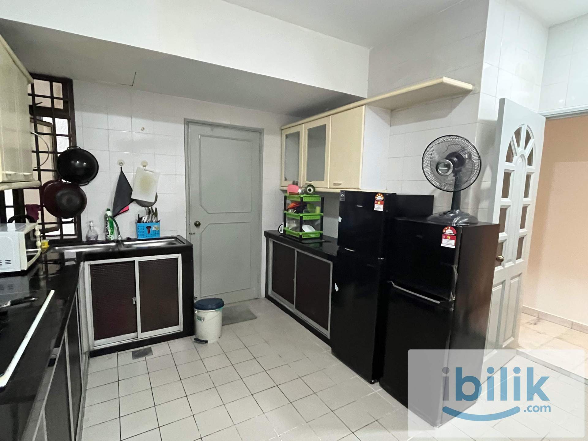 Common Room at JB town condo for rent - Image 7