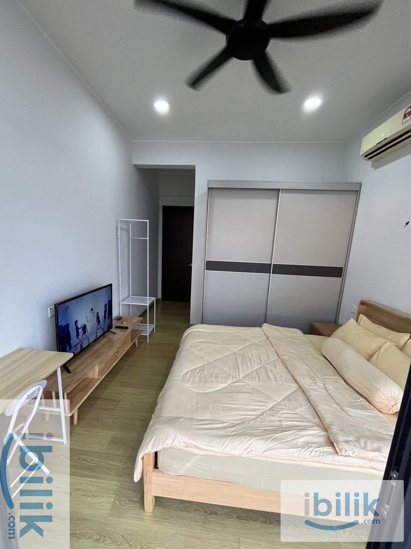 Danga Bay Full Seaview Master room with Balcony for Rent - Image 4