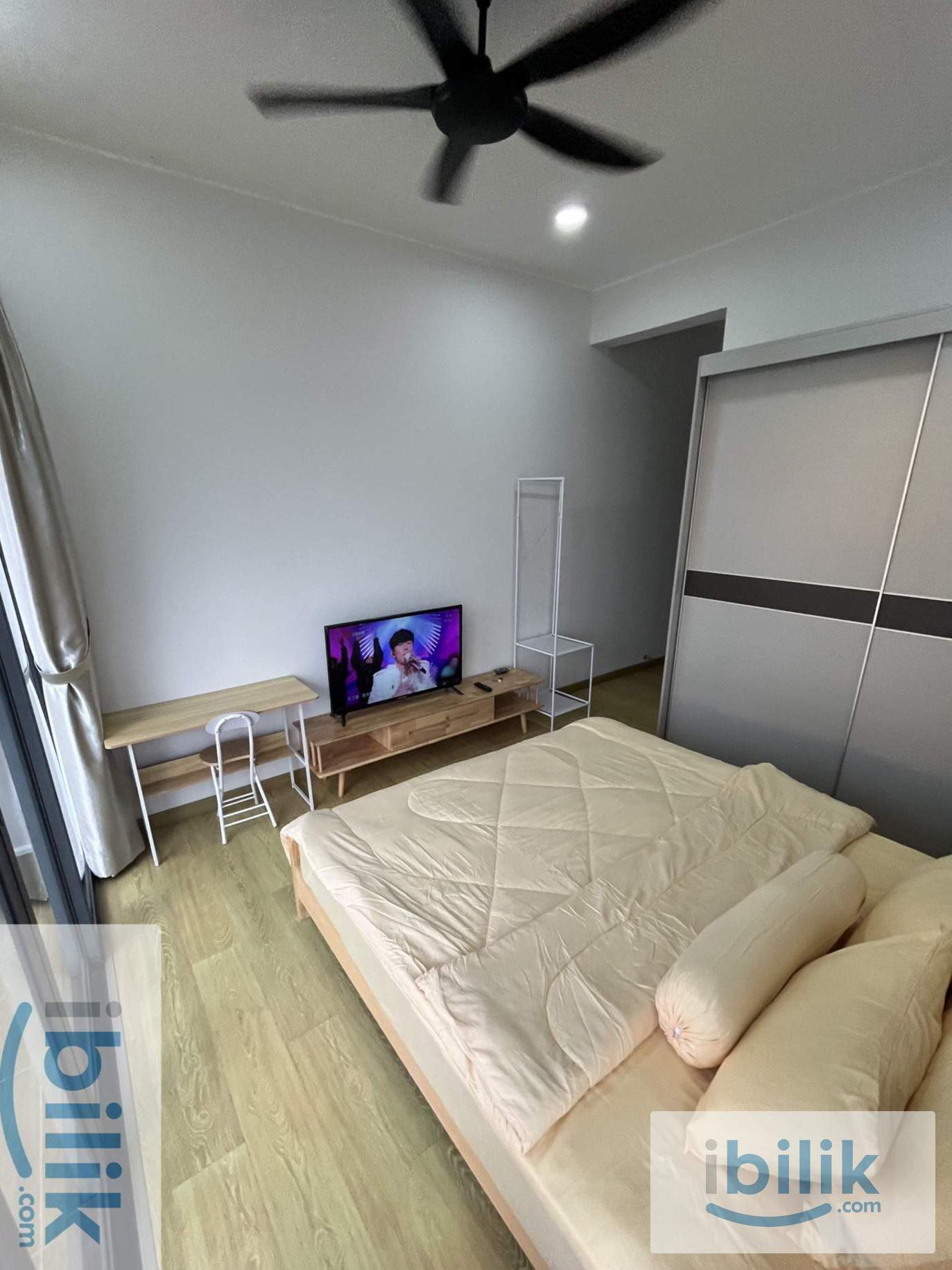 Danga Bay Full Seaview Master room with Balcony for Rent - Image 3