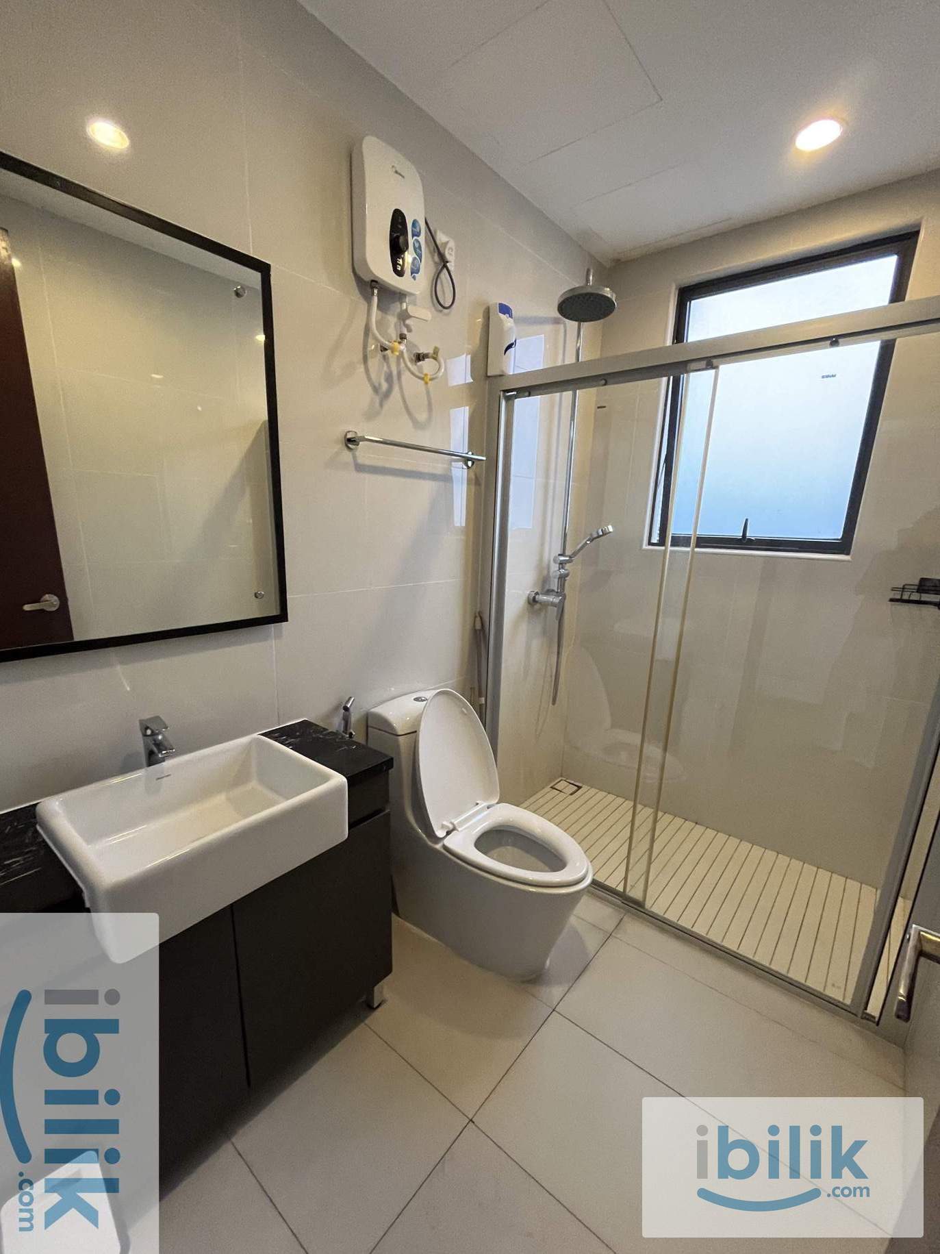 Danga Bay Full Seaview Master room with Balcony for Rent - Image 5