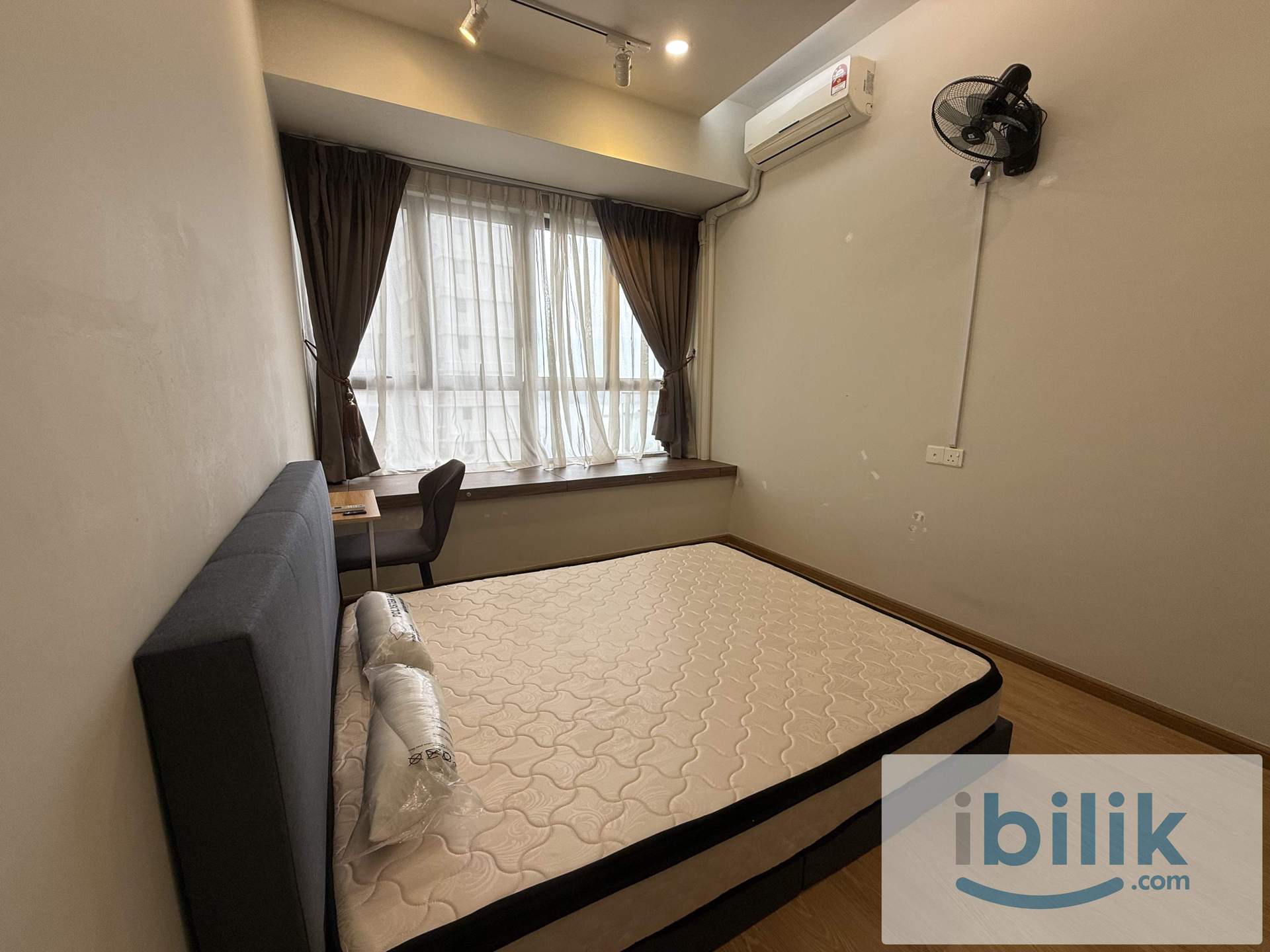 Danga Bay Sub Master Room with private bathroom  - Image 2