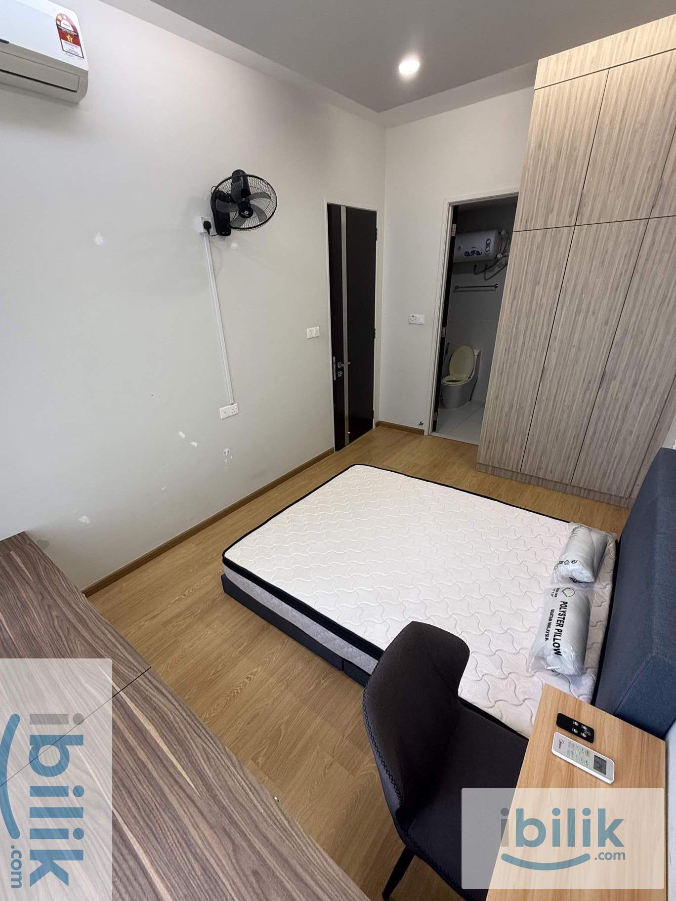 Danga Bay Sub Master Room with private bathroom  - Image 1