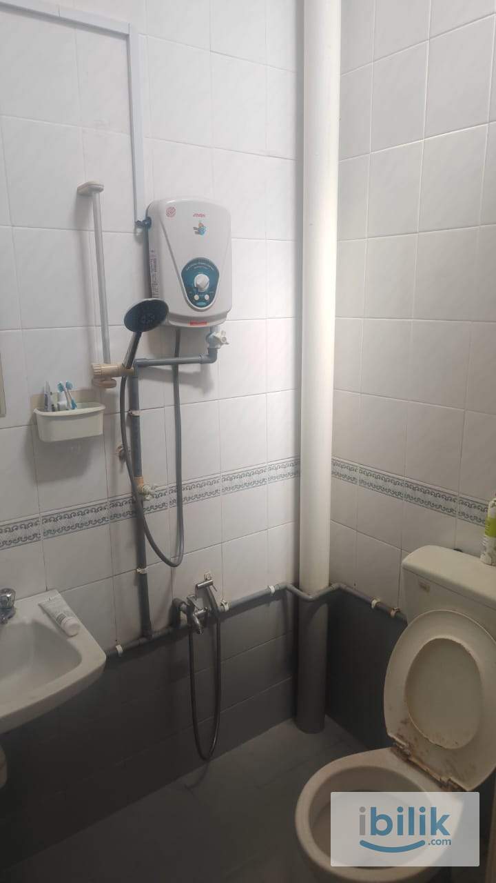 FULLY FURNISH PUCHONG PRIMA MIDDLE ROOM NEAR LRT!!! LANDED HOUSE - Image 3