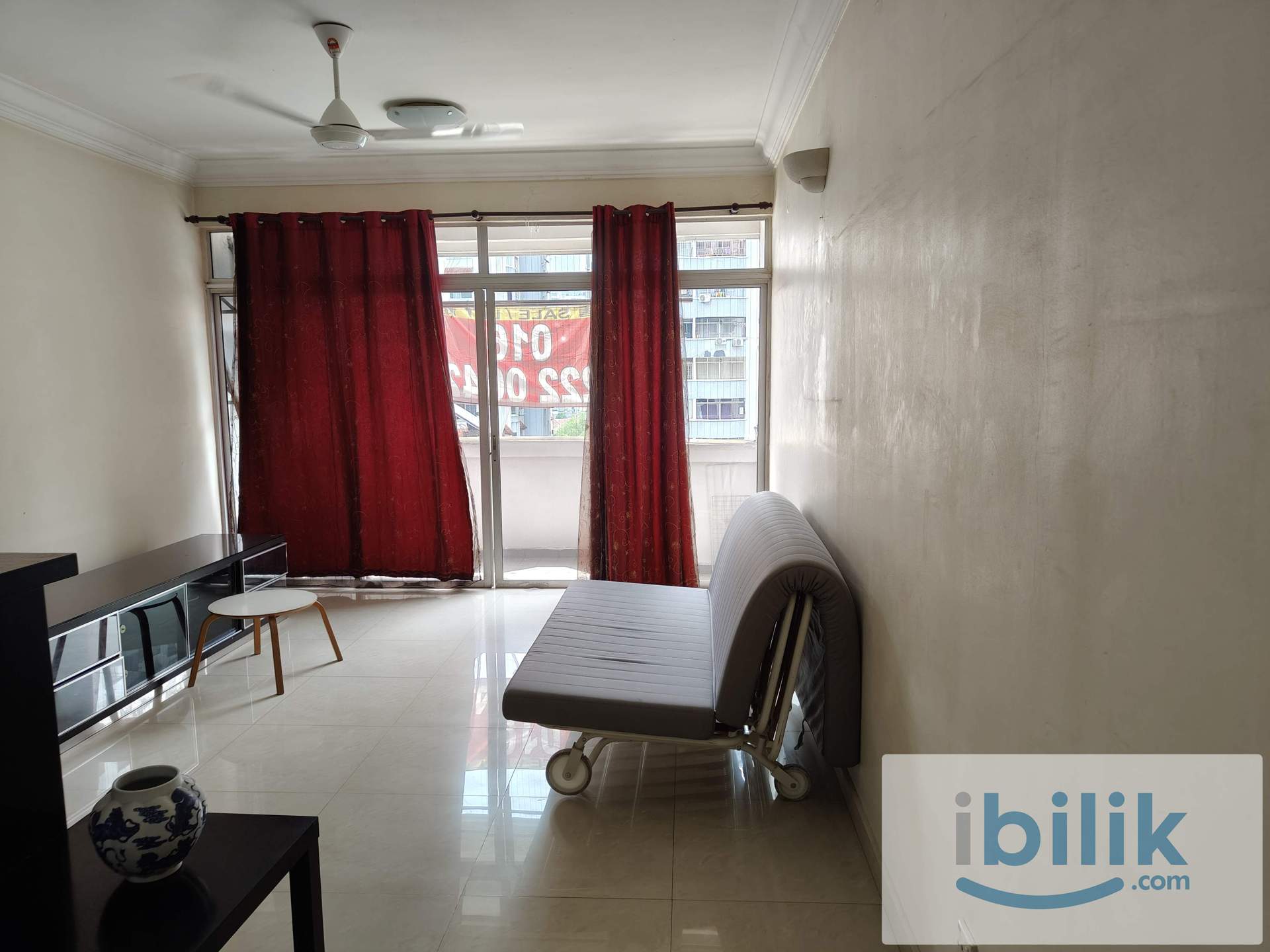 Middle room - Image 1