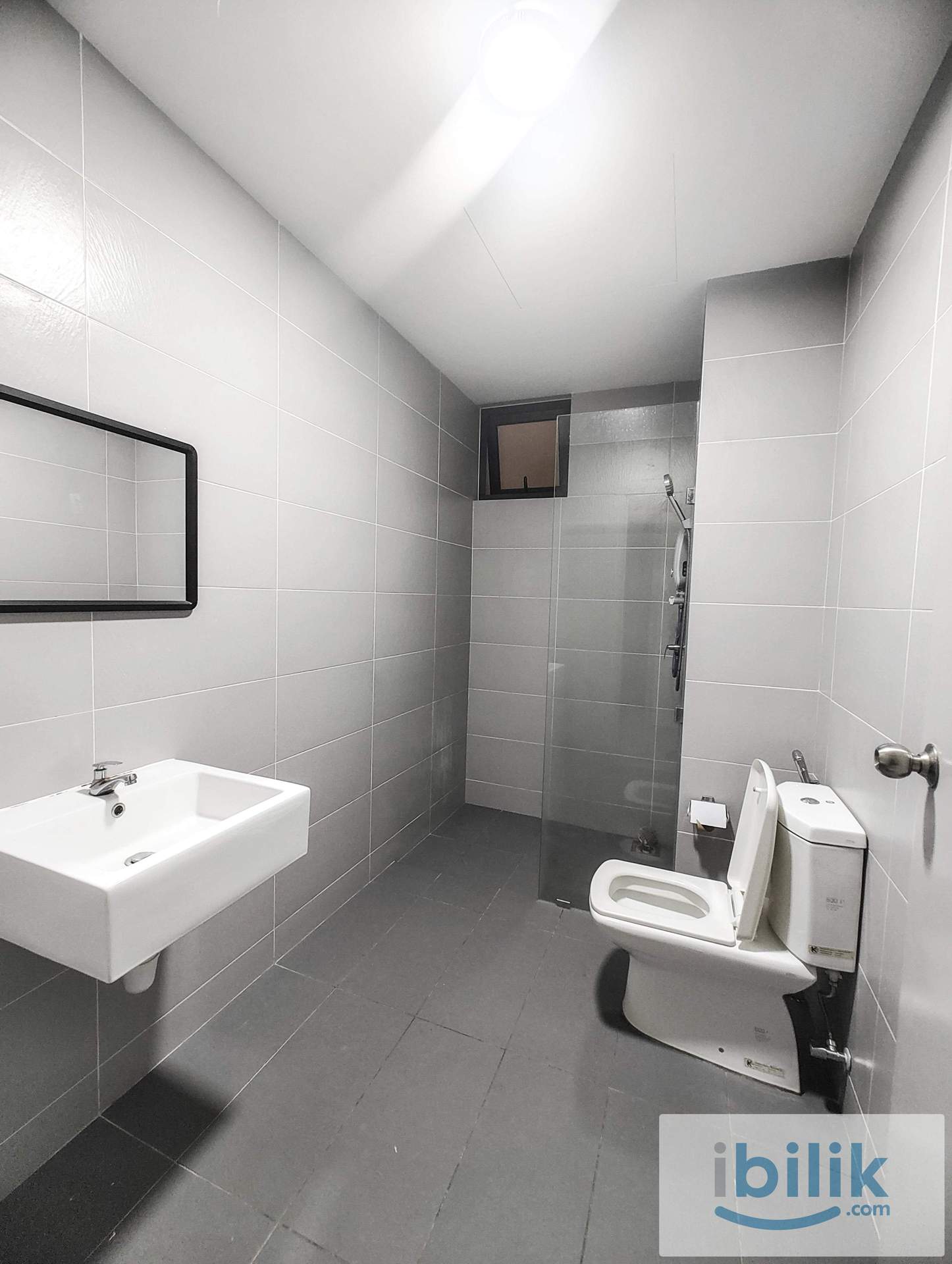Cozy Middle Room For Rent (Carpark Available)  - Image 7