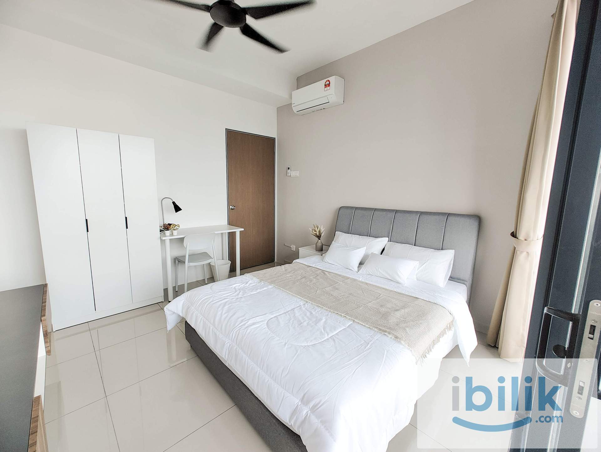 Deluxe Middle Room With Balcony  - Image 2