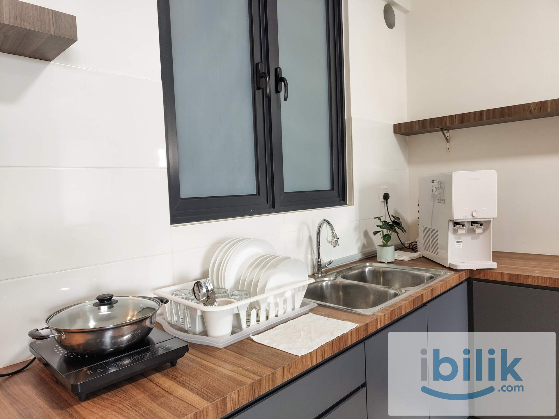 SPACIOUS MASTER ROOM FOR RENT - Image 9