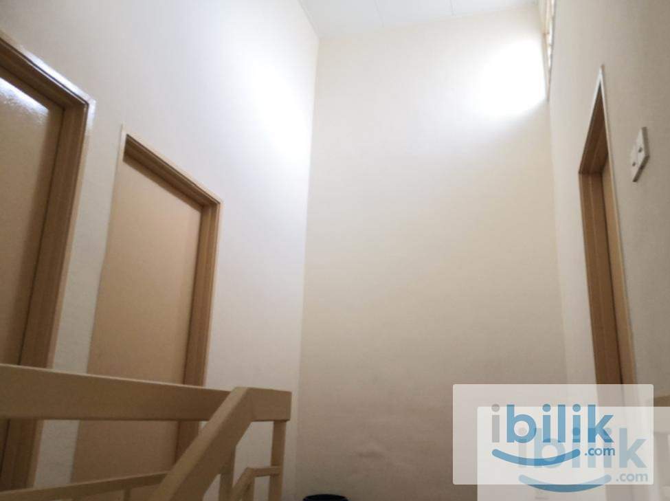 Single Room at Batu Berendam, Melaka - Image 6