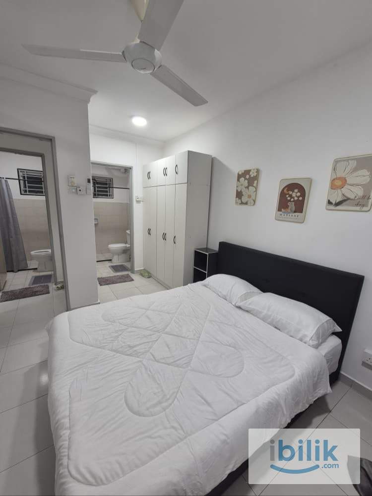 Master Room - Image 2