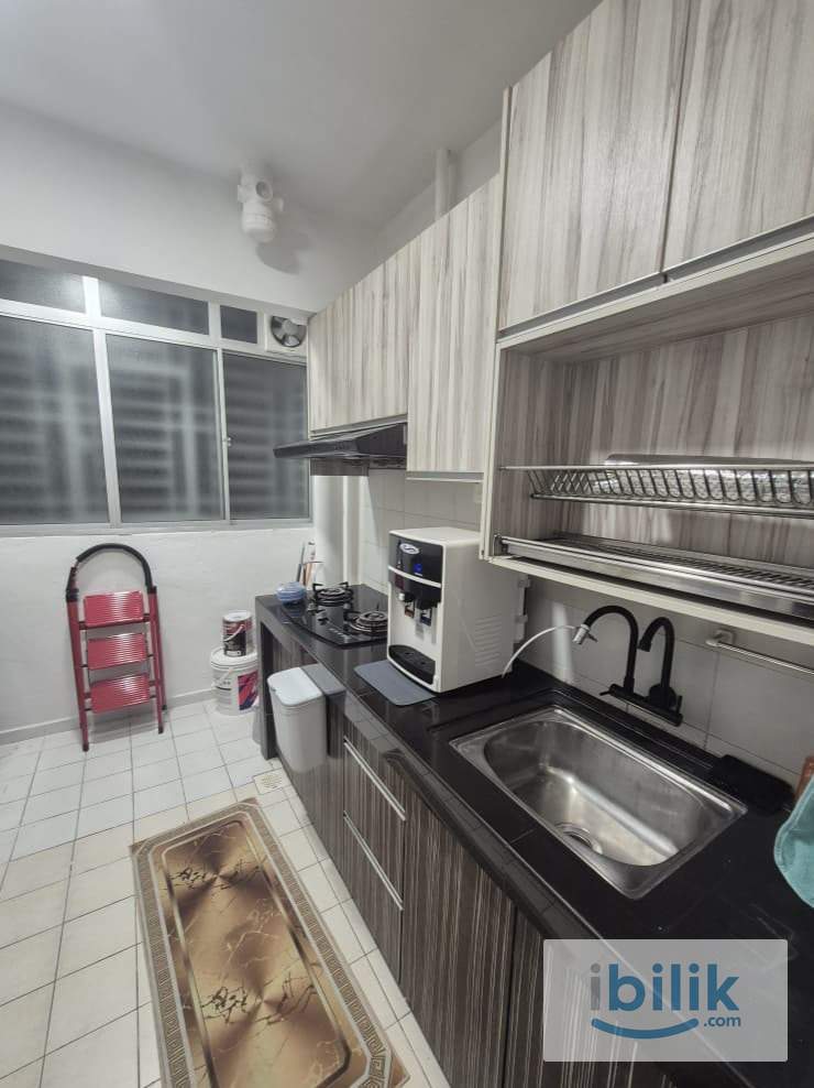 Master Room - Image 4