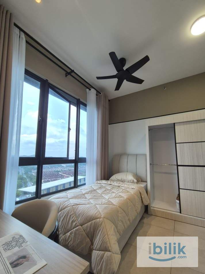 Female Premium Single Room - MetaCity - Image 1