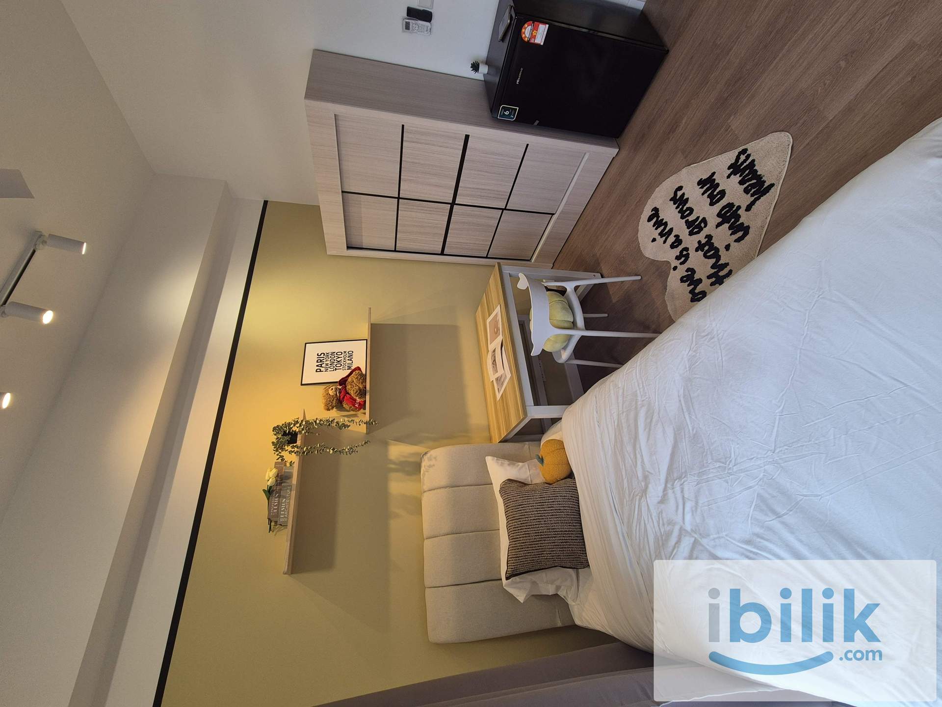Male Medium Room to Rent - Image 1