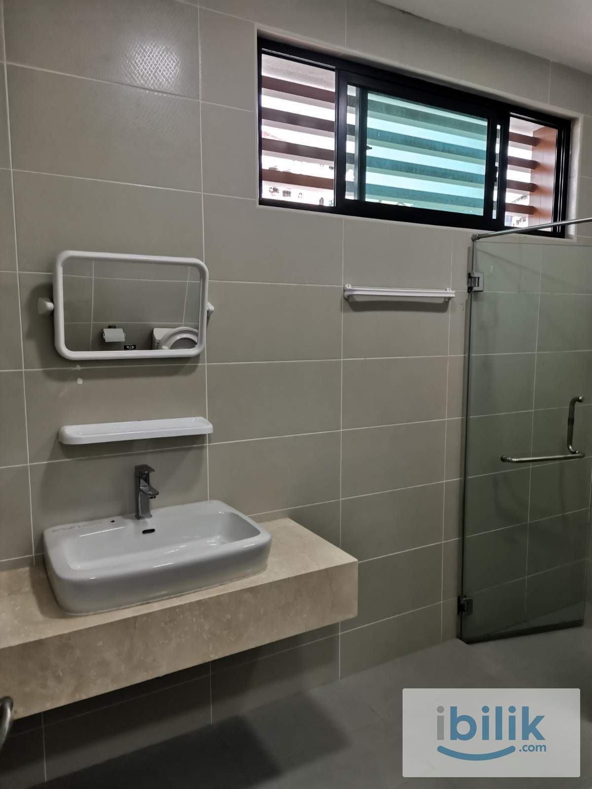 Pearl Residences Aircond Master room included utilities - Image 3