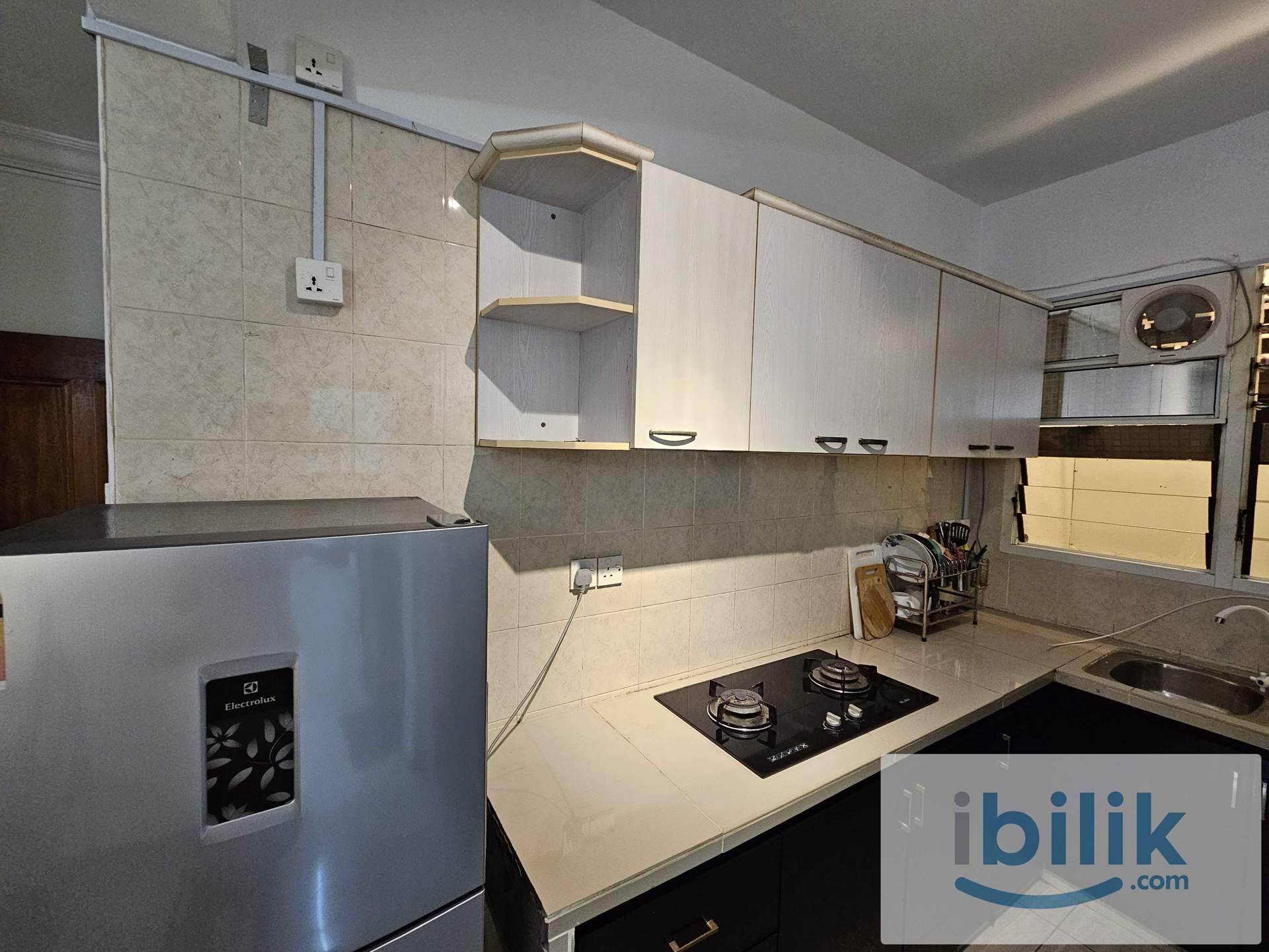 Gurney Park aircond furnish single room included utilities - Image 3
