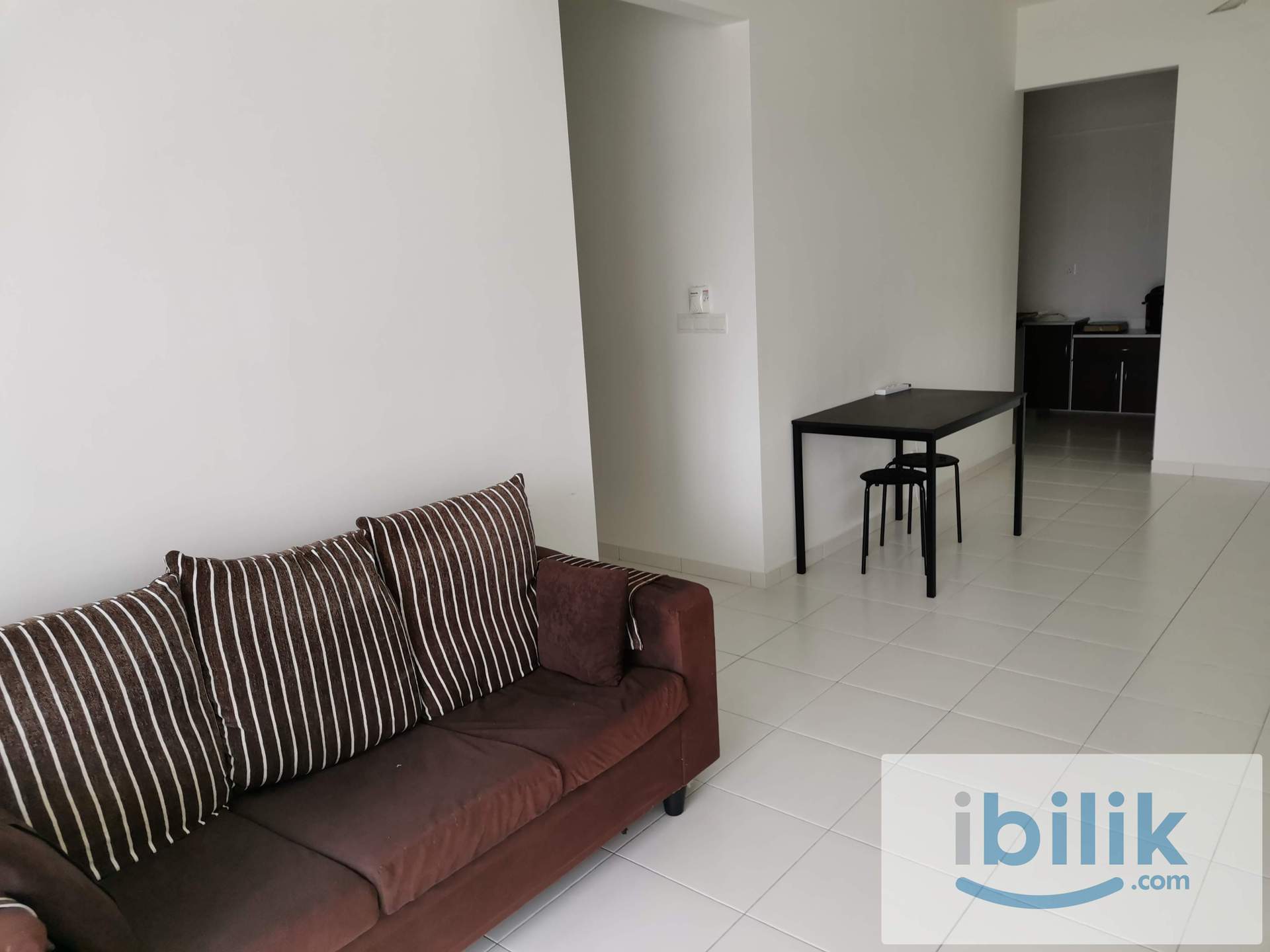 i-Santorini Aircond Furnished Middle Room share toilet included utilities female only - Image 5