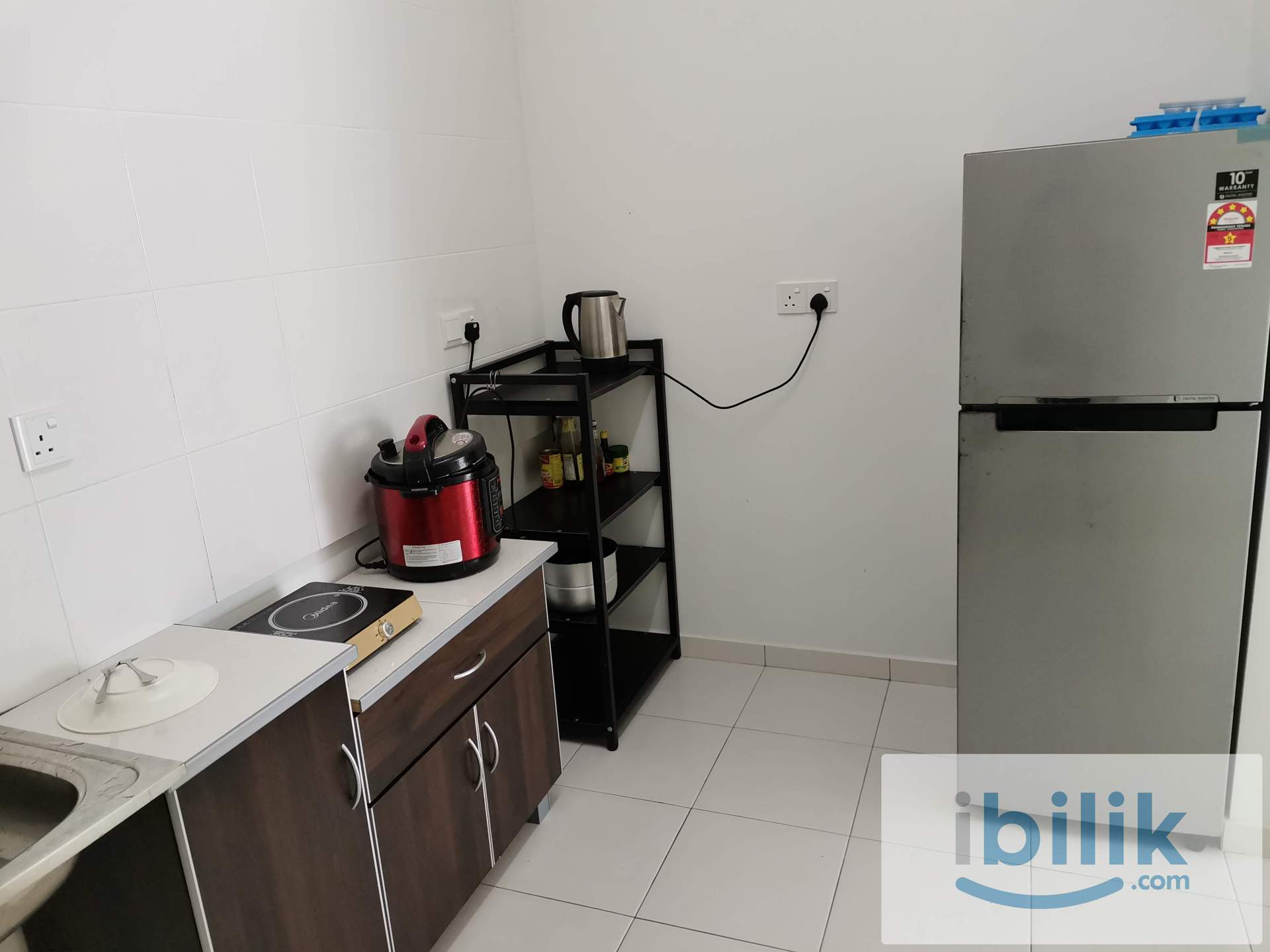 i-Santorini Aircond Furnished Middle Room share toilet included utilities female only - Image 6