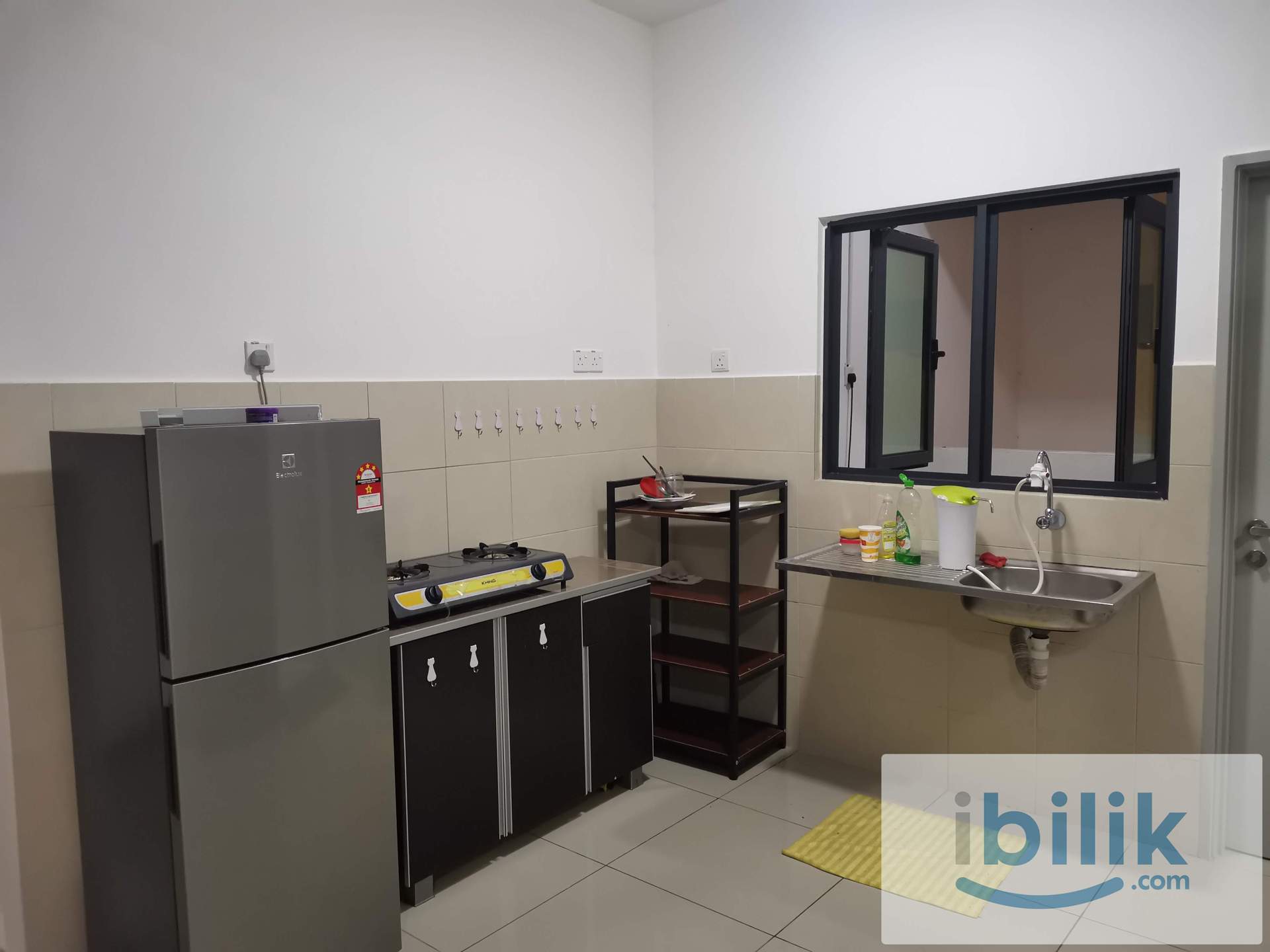 Promenade Aircond furnished Middle Room include utilities shared bathroom - Image 6