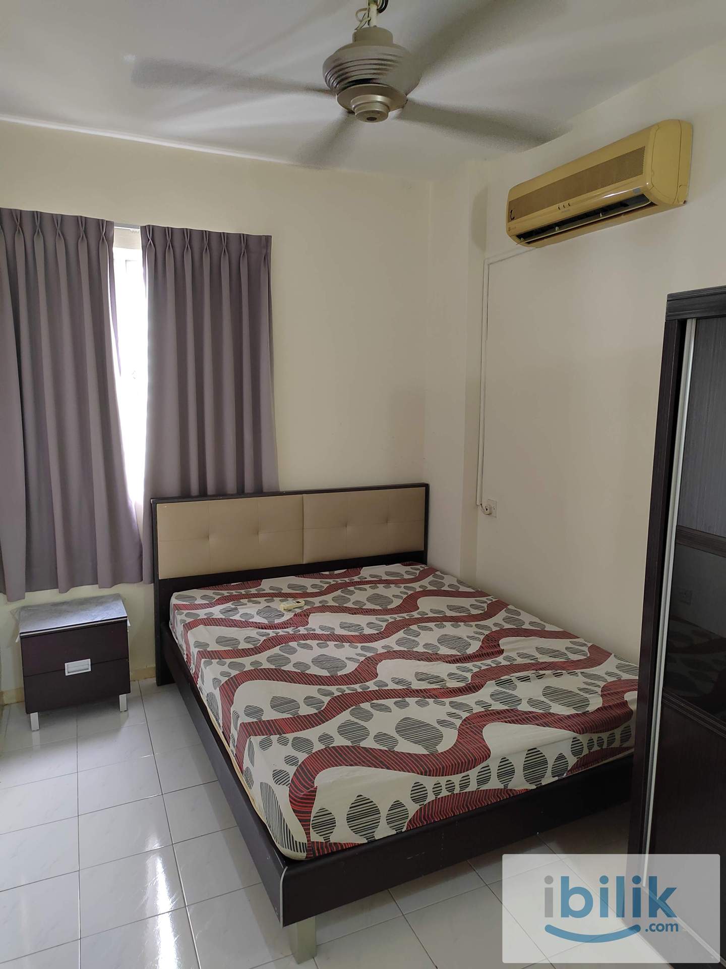 Villa Emas Aircond Middle Room included utilities - Image 1