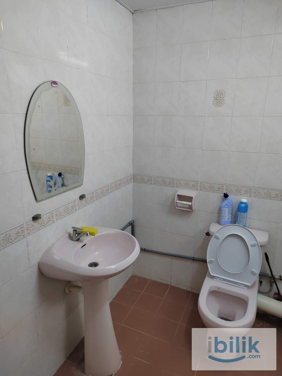 Villa Emas Aircond Middle Room included utilities - Image 6