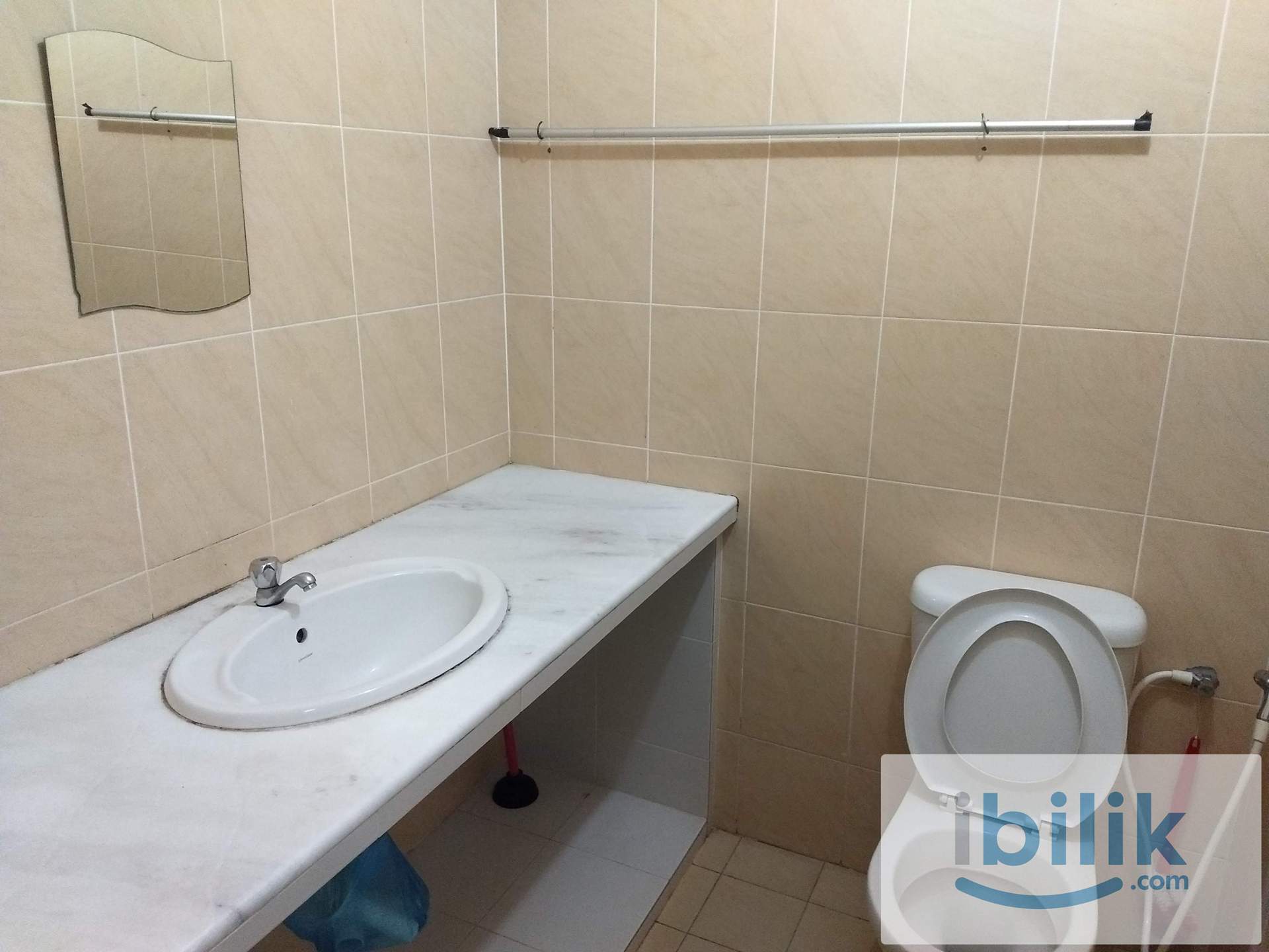 Desa Airmas Aircond Master room included utilities - Image 5