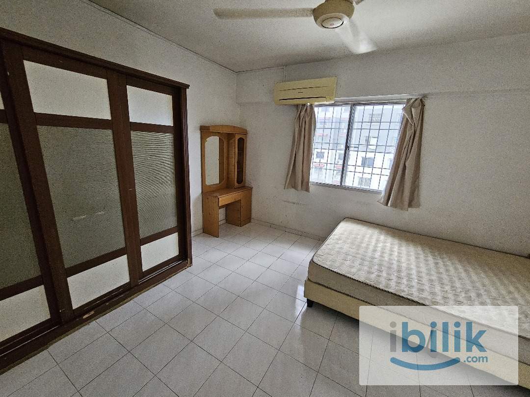 Taman Pekaka 31B Aircond Master room included utilities - Image 1