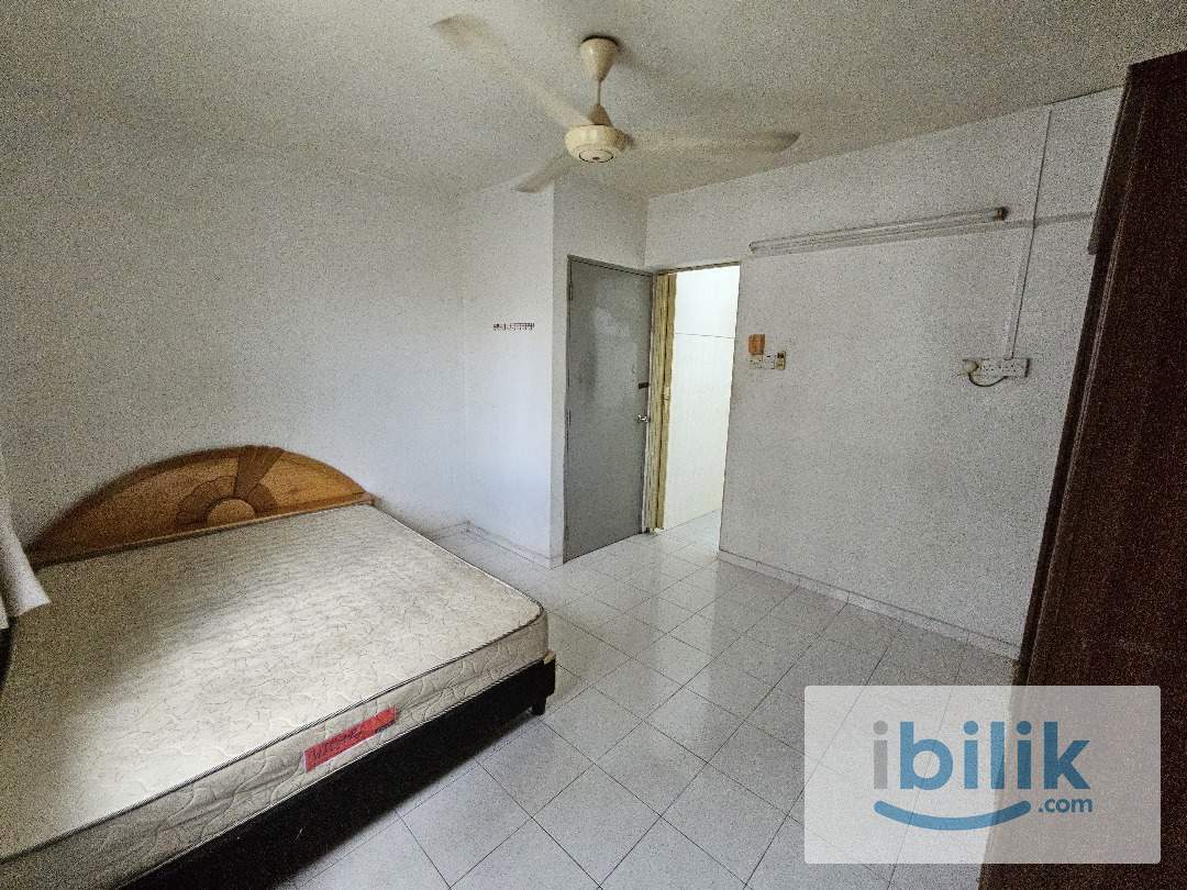 Taman Pekaka 31B Aircond Master room included utilities - Image 2