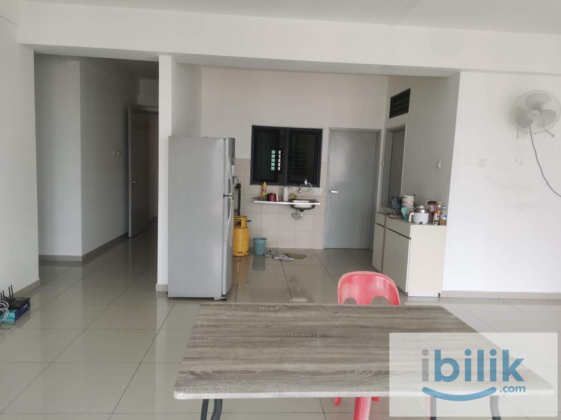 Promenade Aircond furnished Middle Room include utilities shared bathroom - Image 5