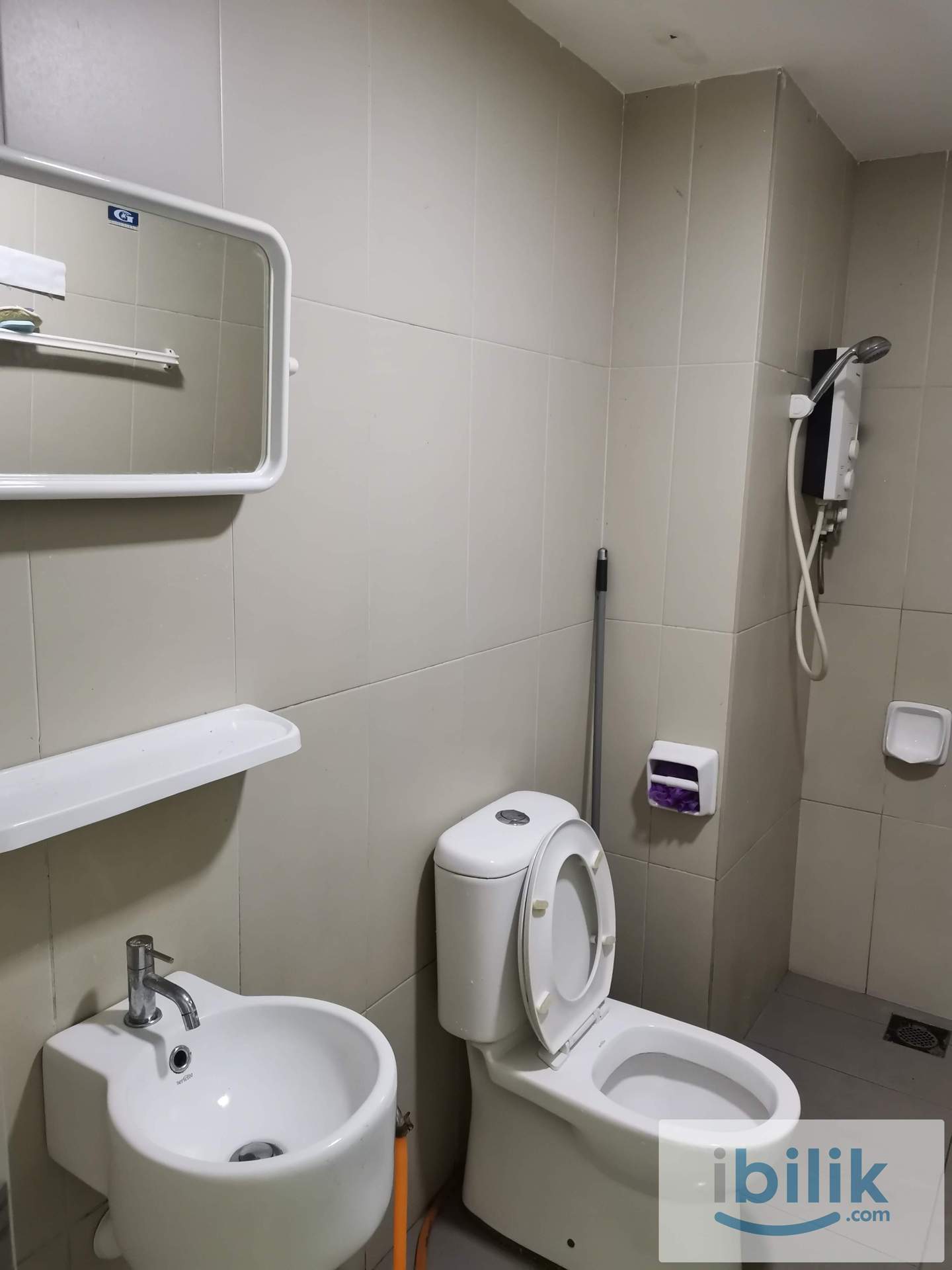 Promenade Aircond furnished Middle Room include utilities shared bathroom - Image 7