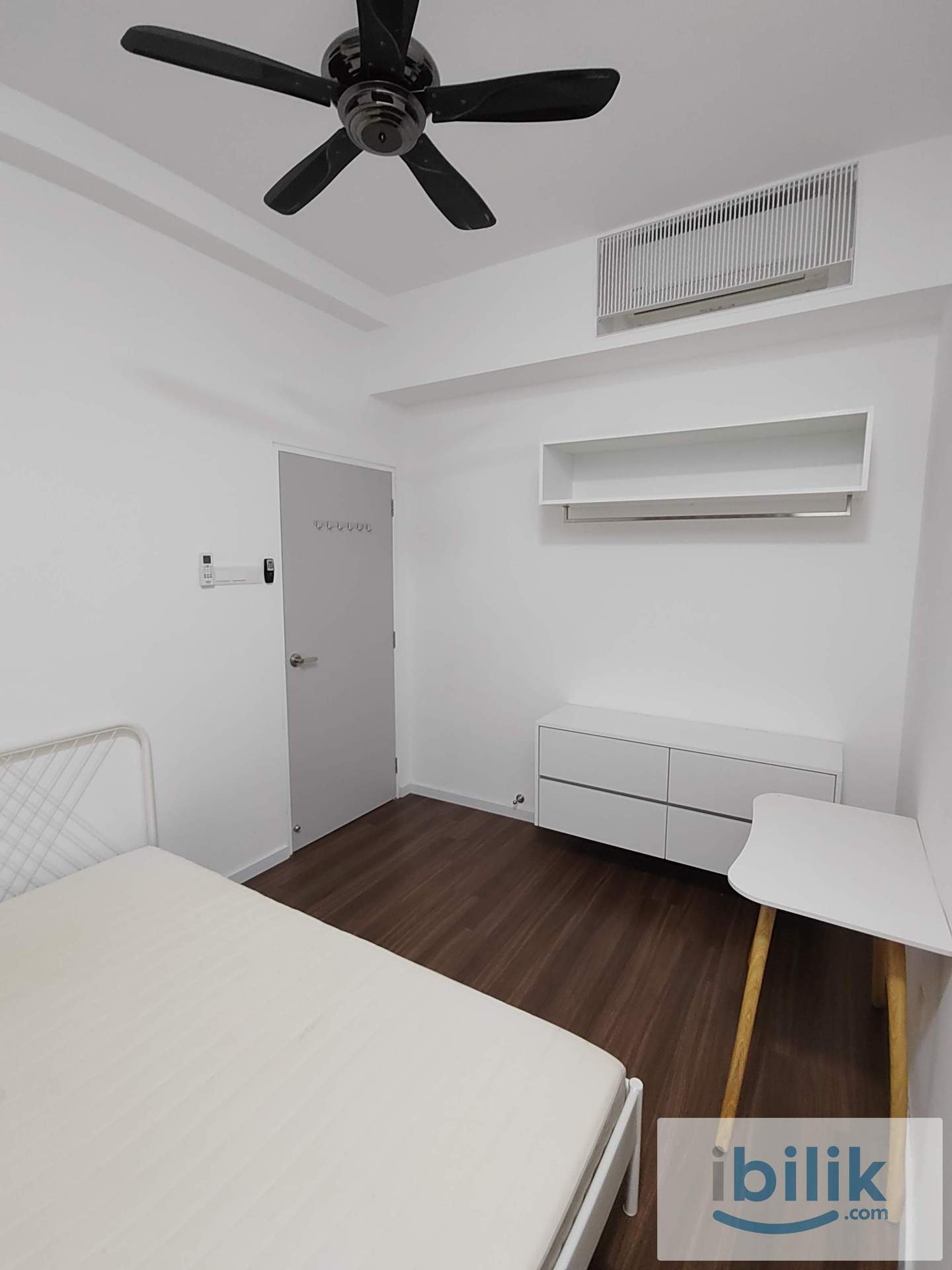 Vertu Resort Condo middle room include utilities female only  - Image 3