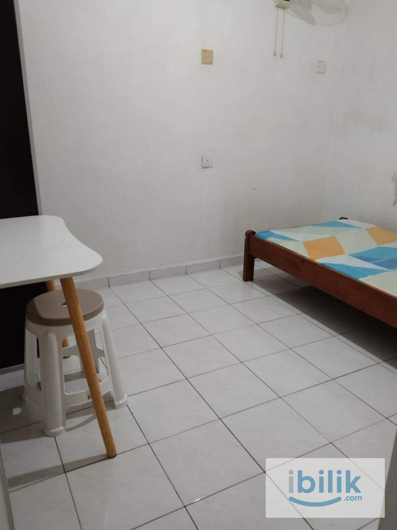 Npark Furnished Middle room Share bathroom included utilities - Image 2