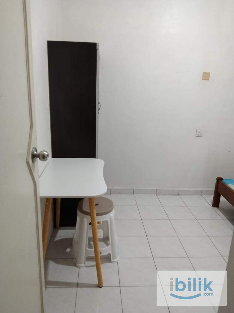 Npark Furnished Middle room Share bathroom included utilities - Image 8