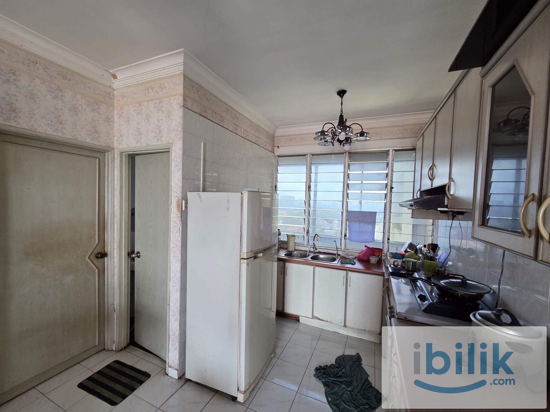 Npark Furnished Middle room Share bathroom included utilities - Image 5